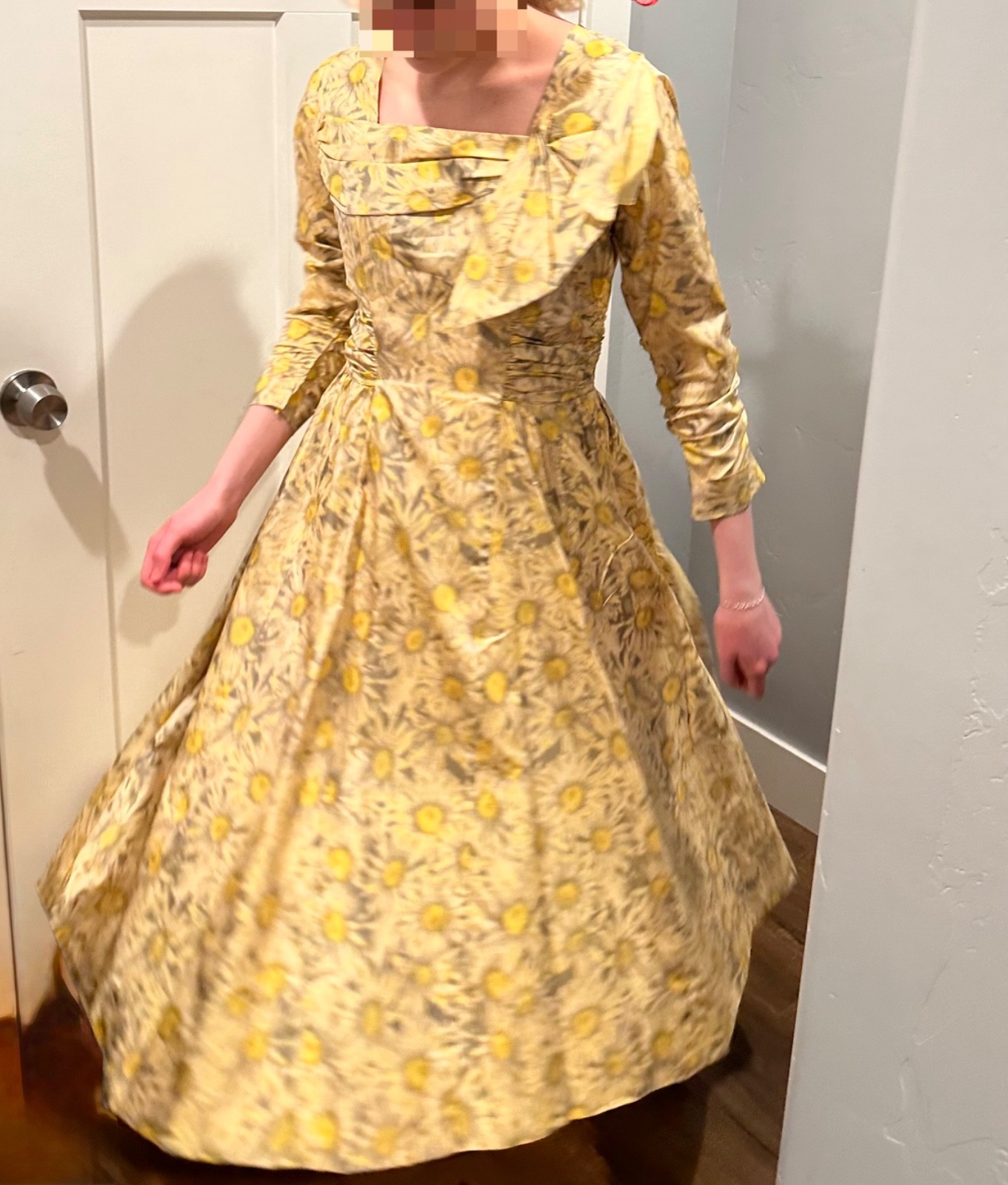 Vintage 1940s yellow custom made dress size 4