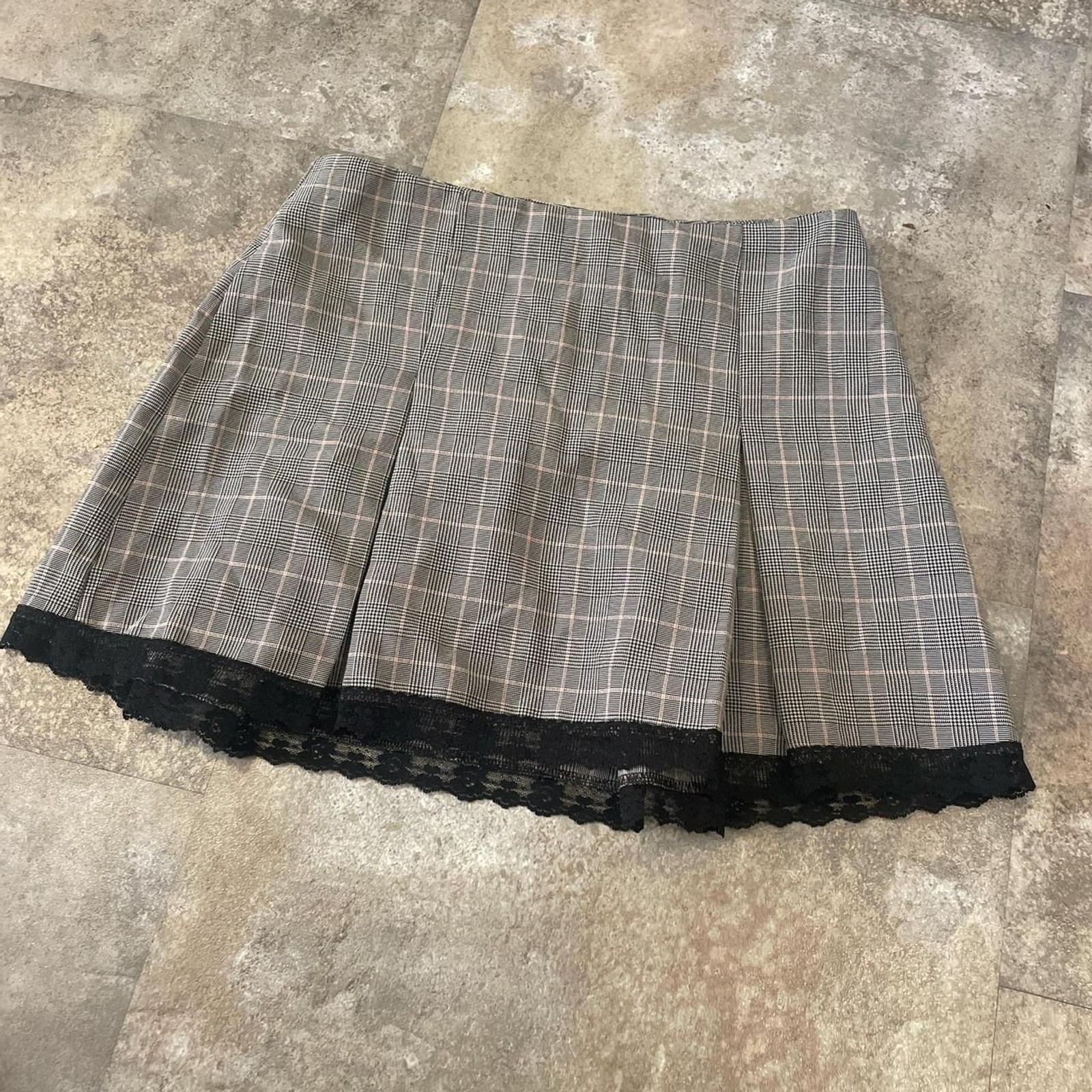 vintage plaid iz byer pleated grey pink plaid siren skirt with lace trim size 3