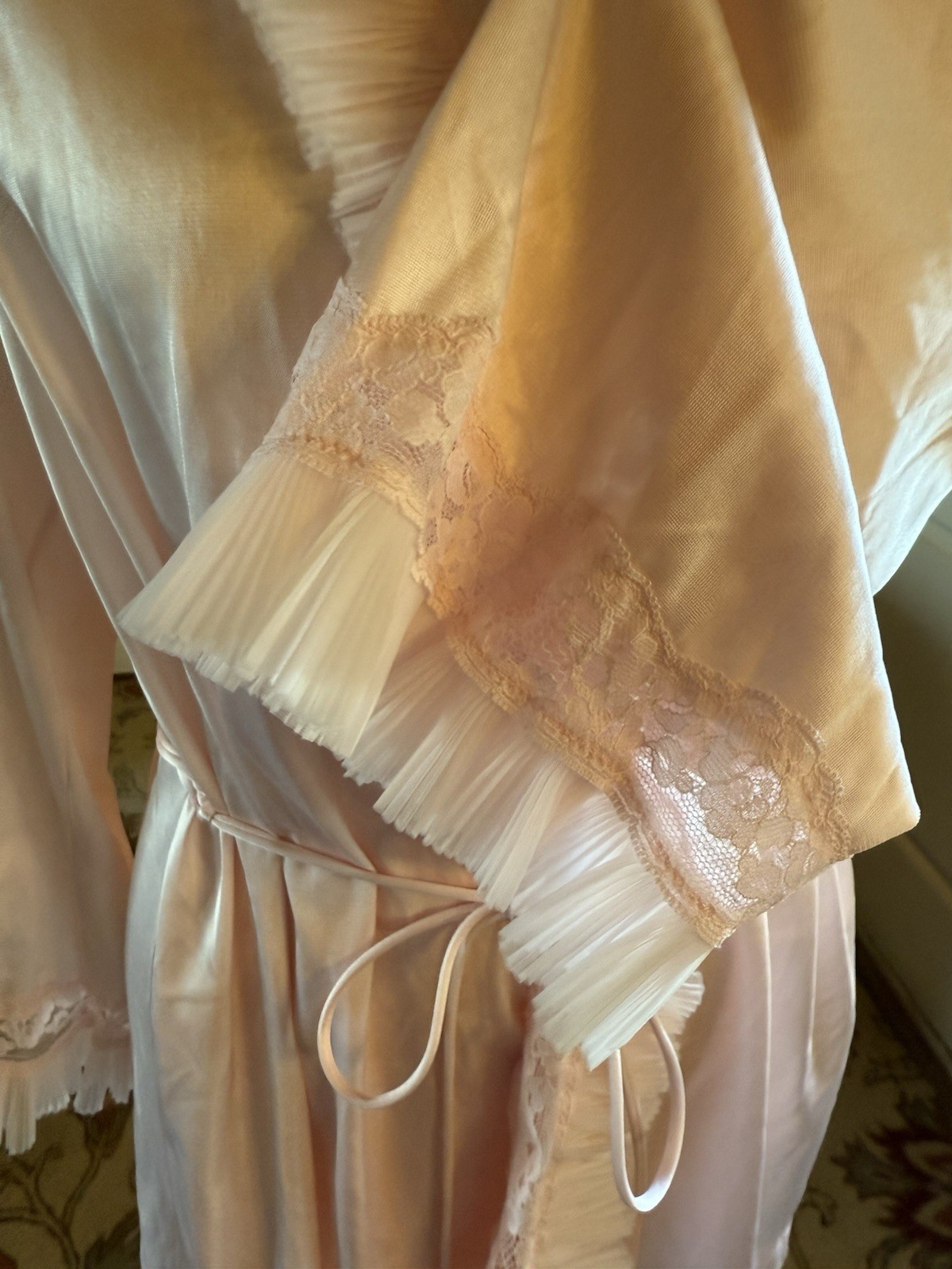 Vintage Jolie Two Pink Night Gown Top Short Robe Bed Jacket Ruffle Tie Nylon S