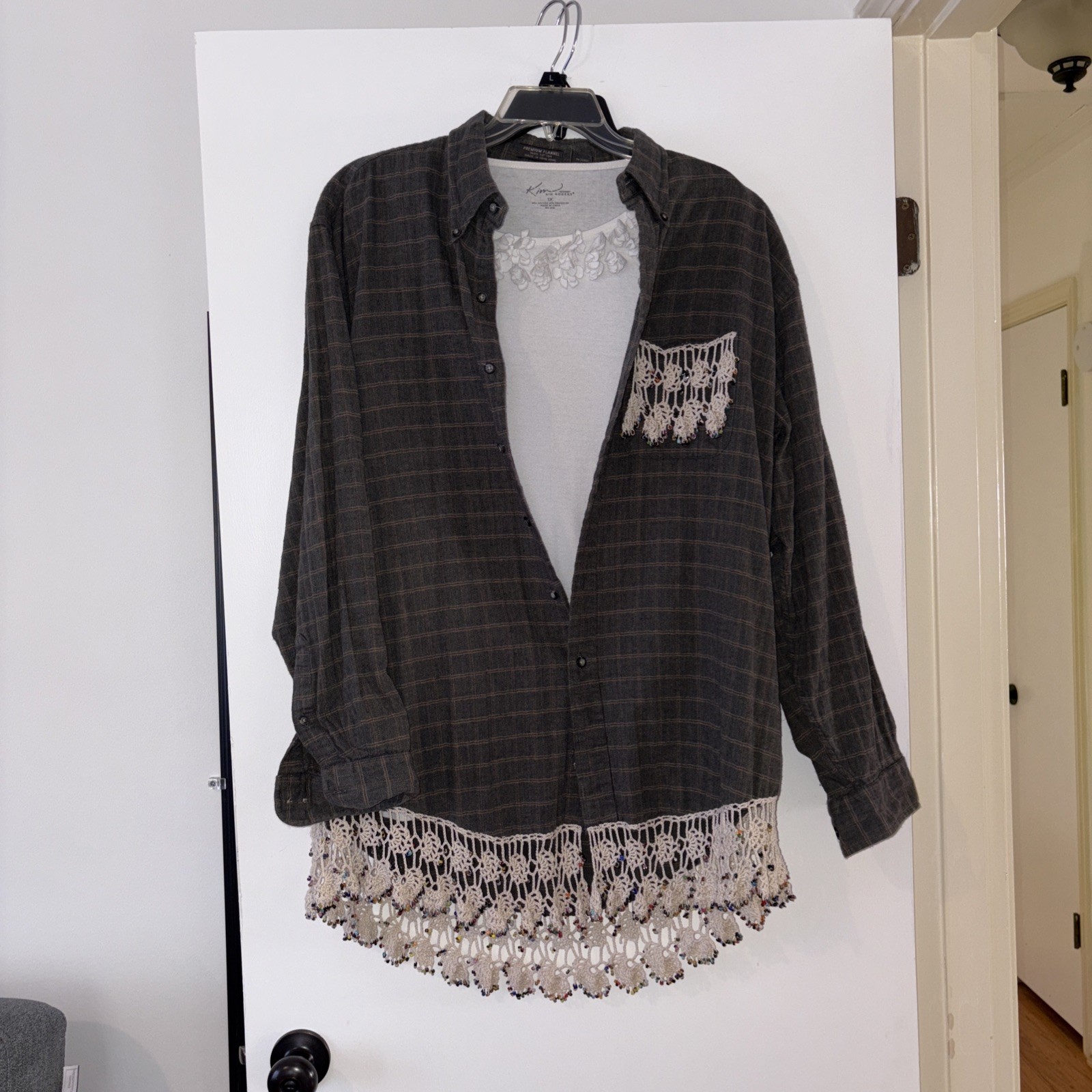 REDUCED PRICE & SHIP! Ladies Van Huesen Flannel Shirt, Jacket Embellishments XL