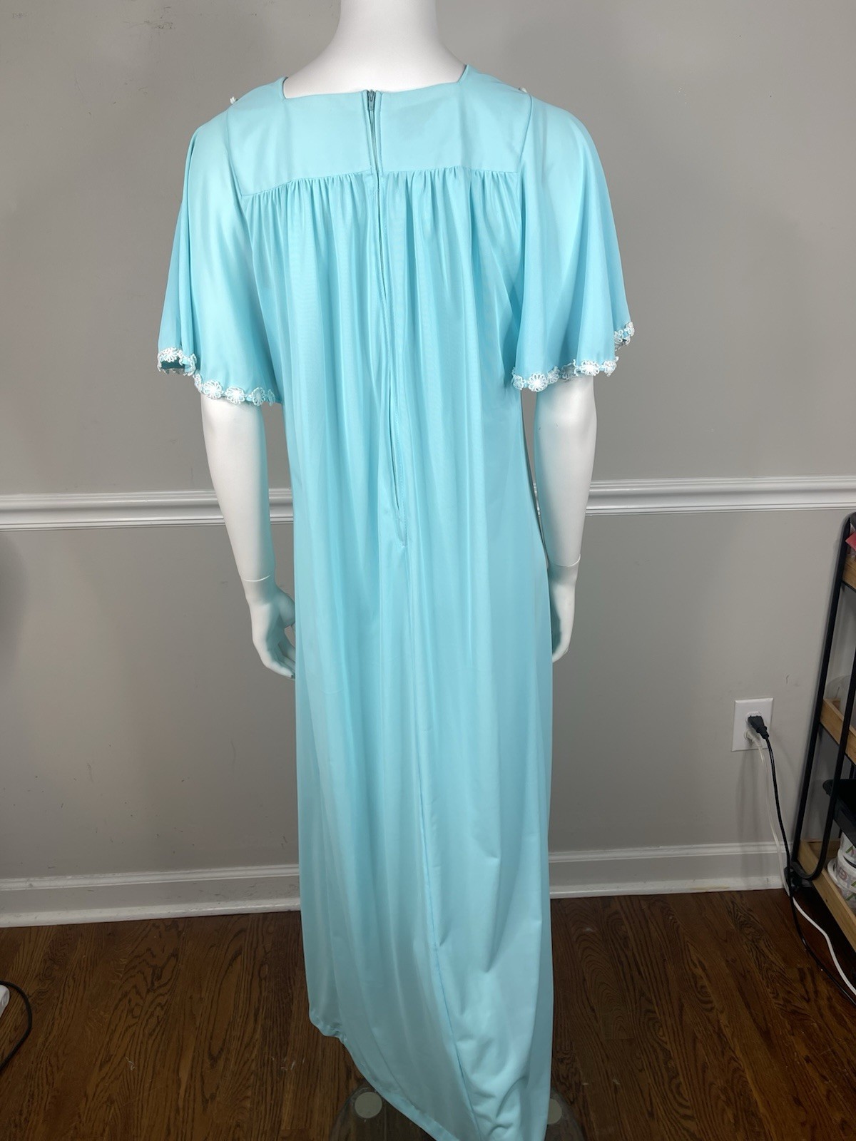 VINTAGE Women’s Loungewear Nylon size M nightgown 1960’s blue USA zip up back