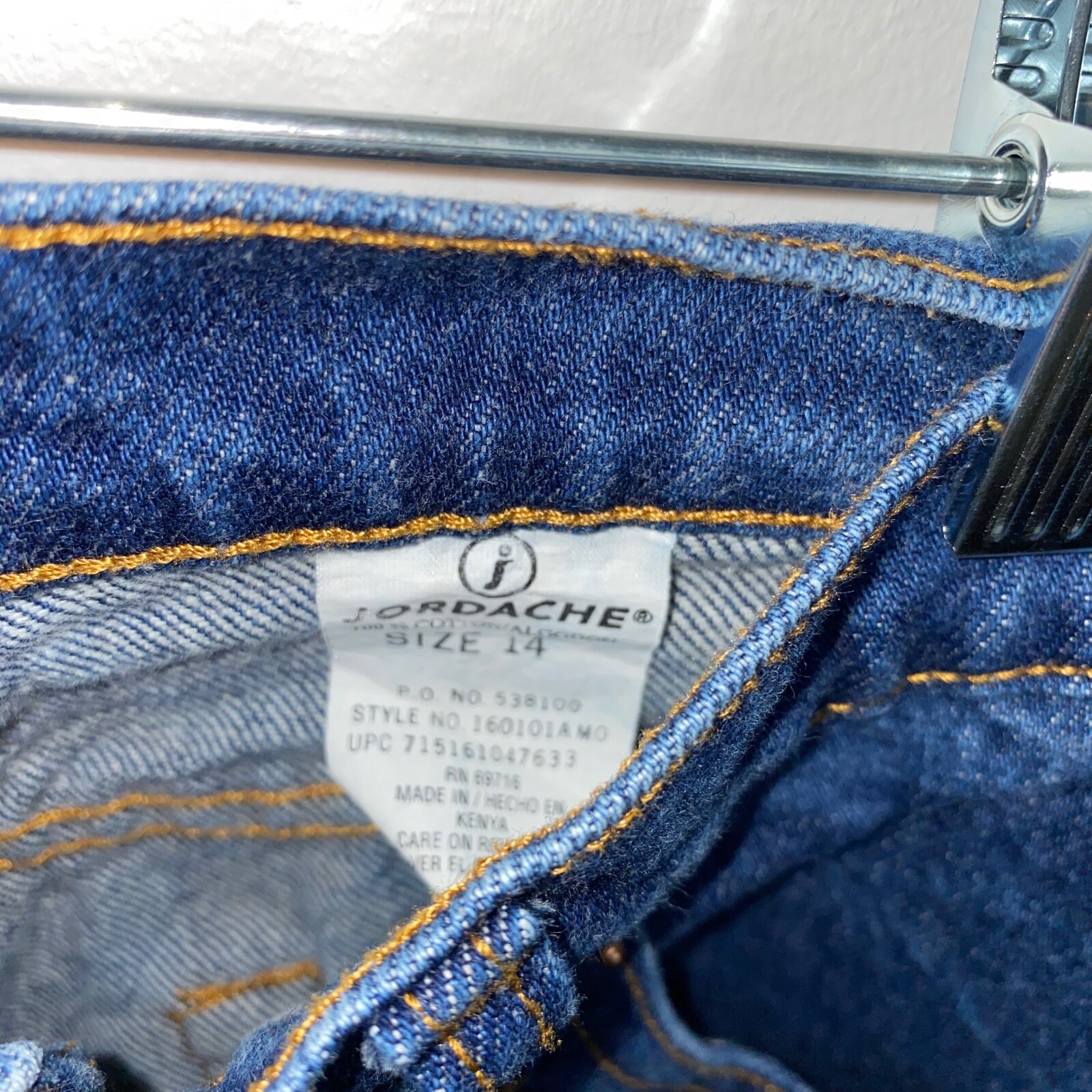 Vintage Jordache High Waisted Rise Denim Blue Mom’s Jeans Women’s 30W 30L 90s