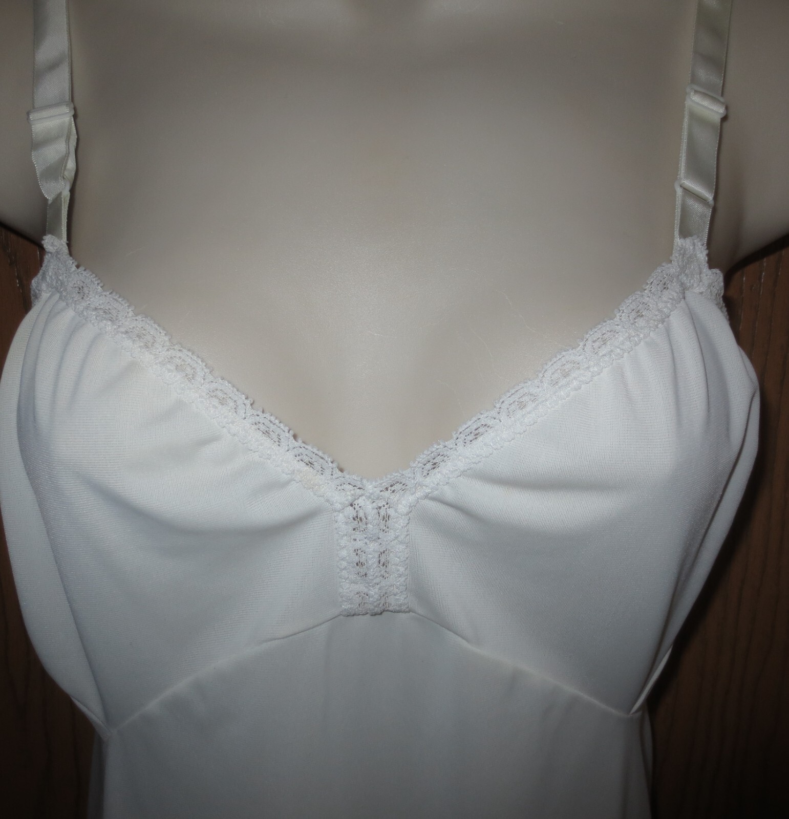SHADOWLINE IVORY 1/2″ LACE satiny nylon camisole slip sz 34 M SWEET