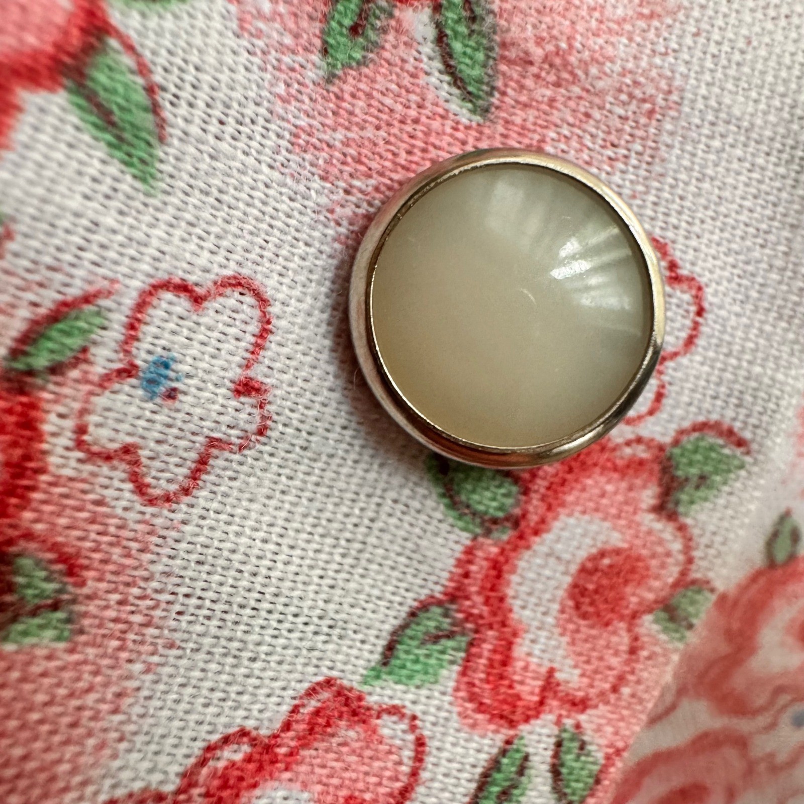 VTG Artistic Creations Smock White Pink Roses Red Trim Large Cottage Art Class