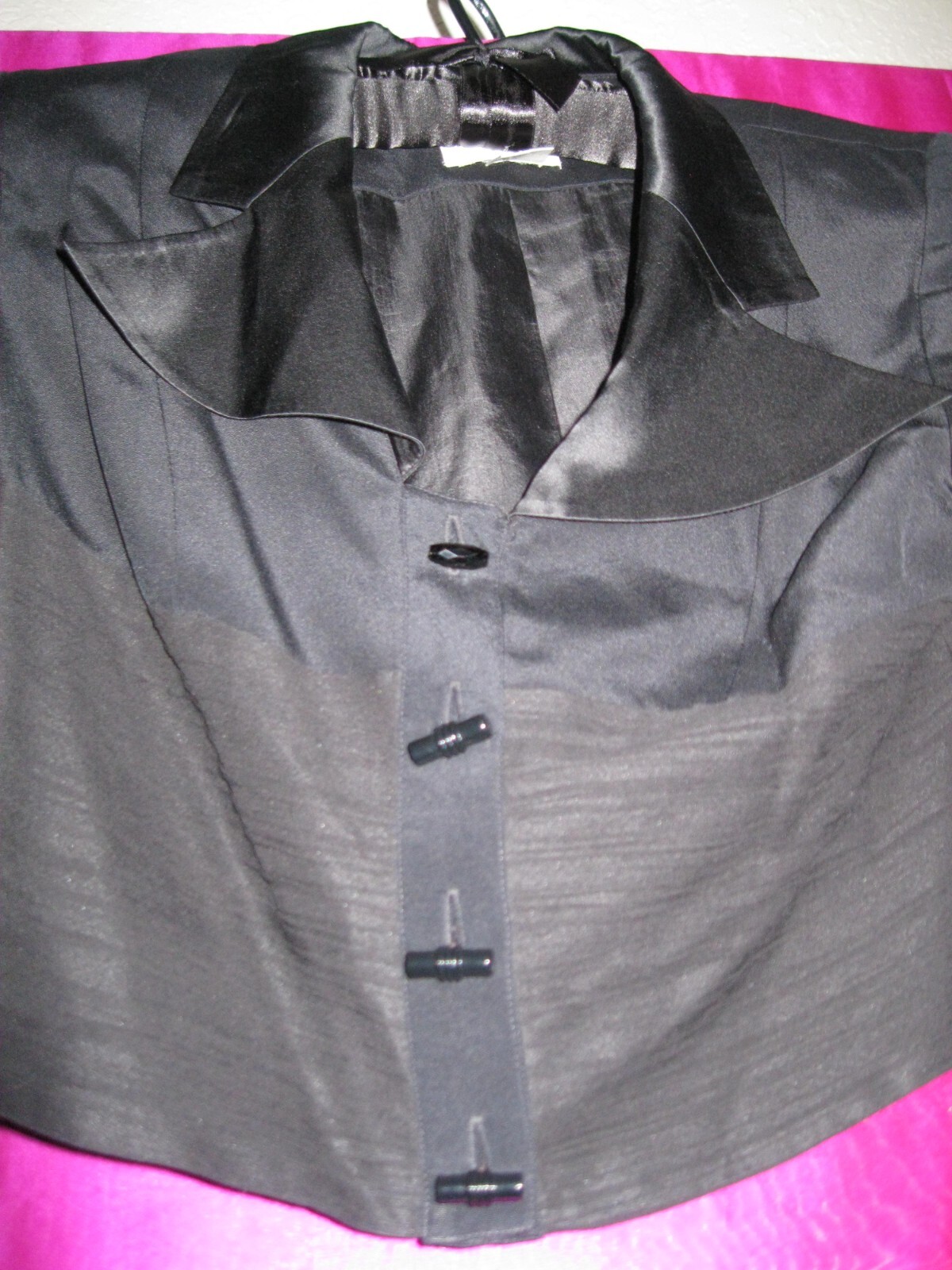 VINTAGE, SHORT BLACK SILK JACKET, SZ . 4 OR 6, L/S W/ SILK COLLAR, DRESSY, LINED
