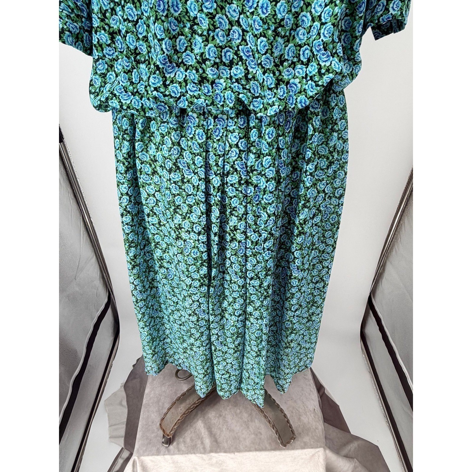 Vintage size 18 Womens Dress Caroline Wells II Blue Floral Cottagecore