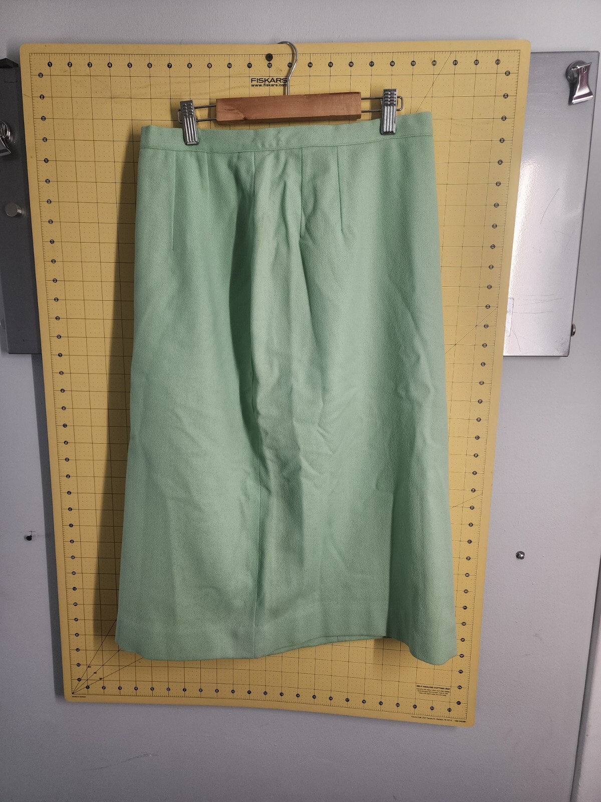 Lampl Pencil Skirt Lt Green Wool Straight Fashions by Lampl Med Kick Pleat Vtg