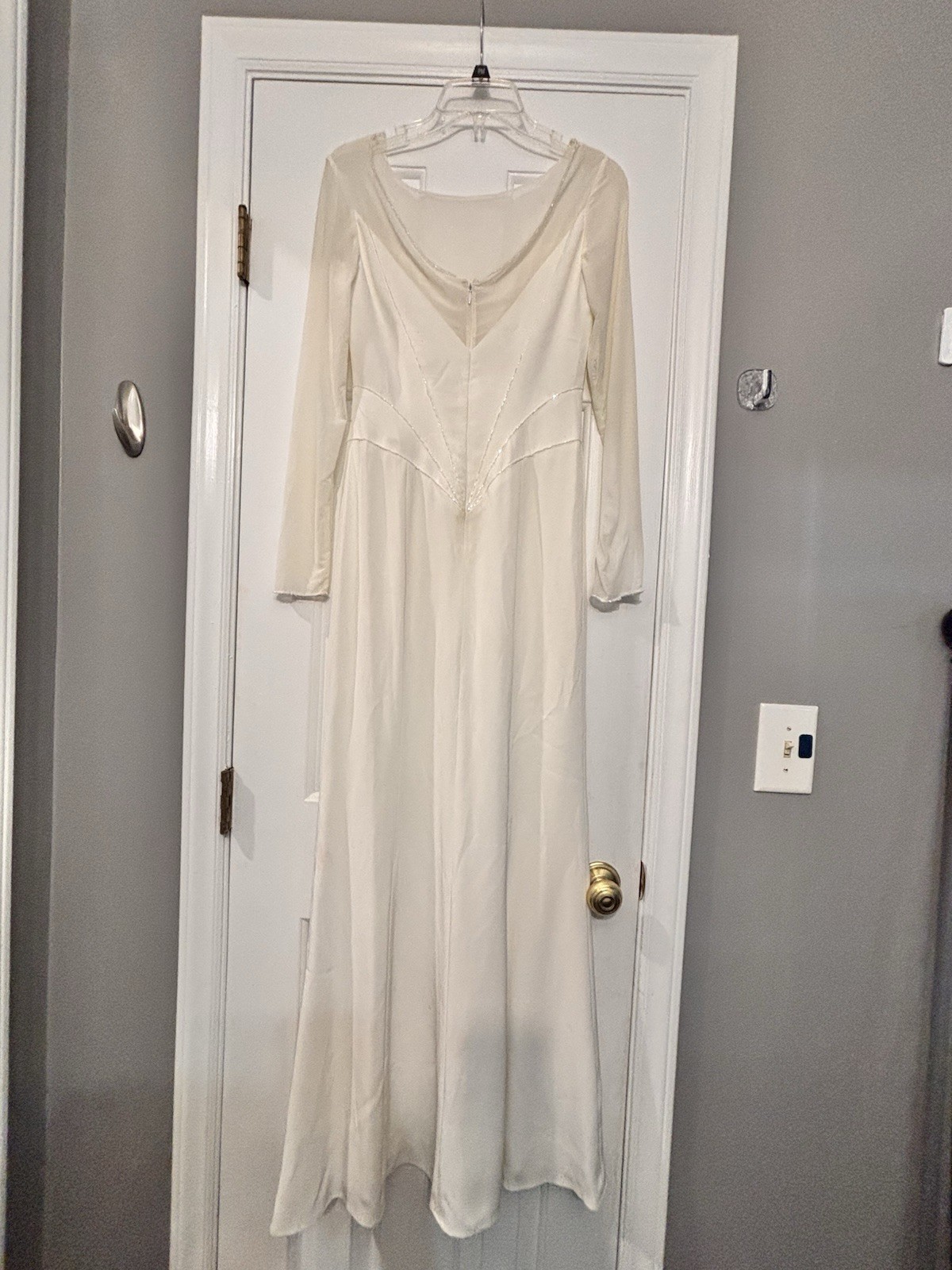 LeGala By Mon Cheri Wedding Gown Dress Size 4