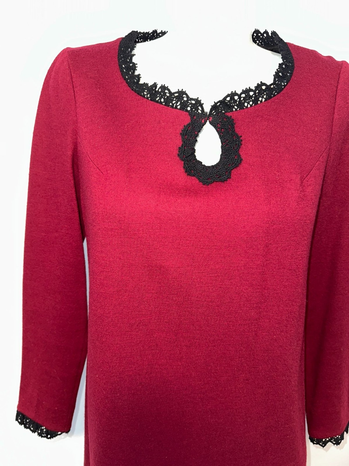 Vintage 1960s Dark Red Wool Mod Shift Dress Black Crochet Lace Cuff Hem 1960s M