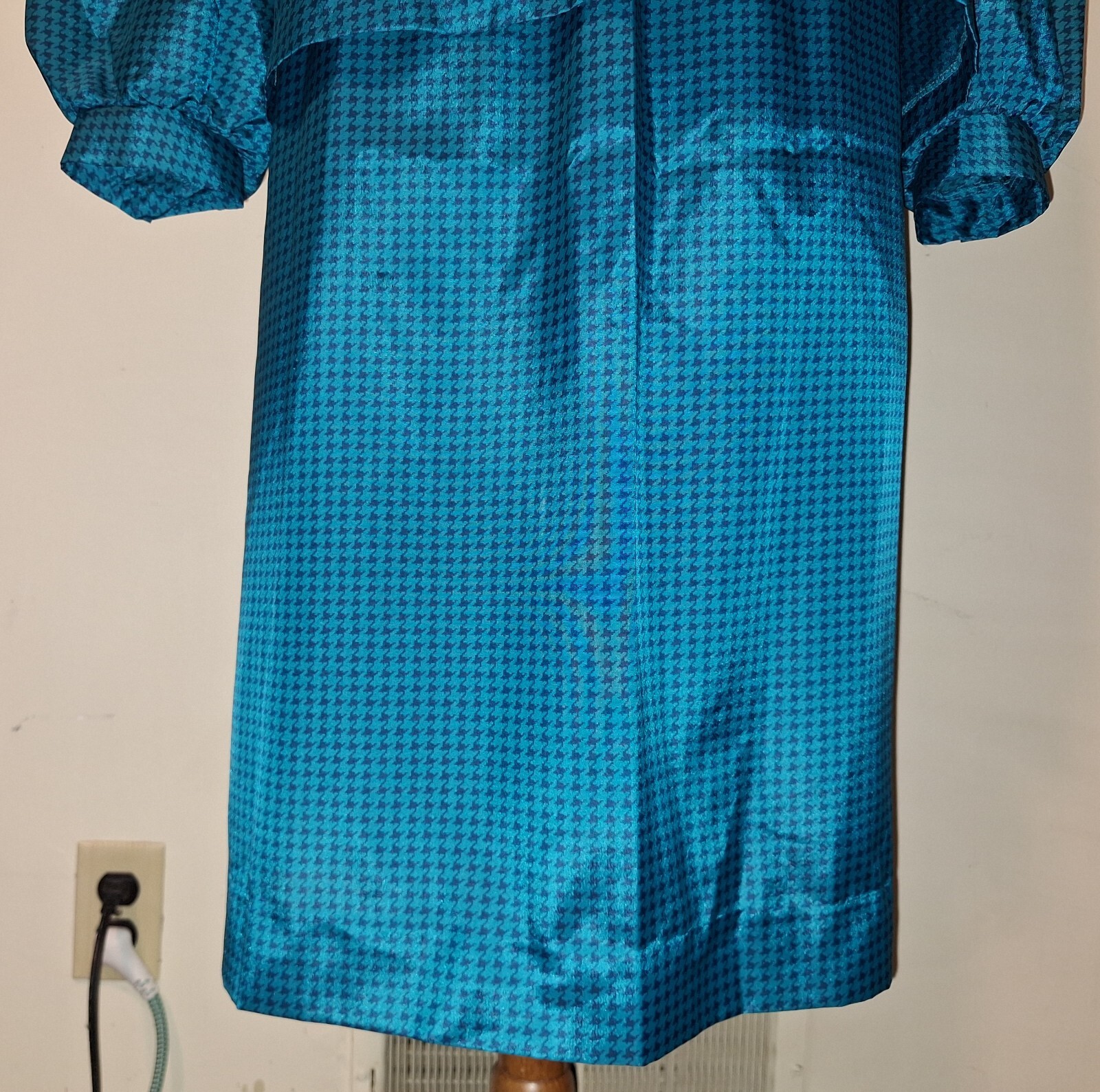 Vintage Dutchmaid Teal/Black Houndstooth 2-Piece Collared V-Neck Sz 40 Skirt Set