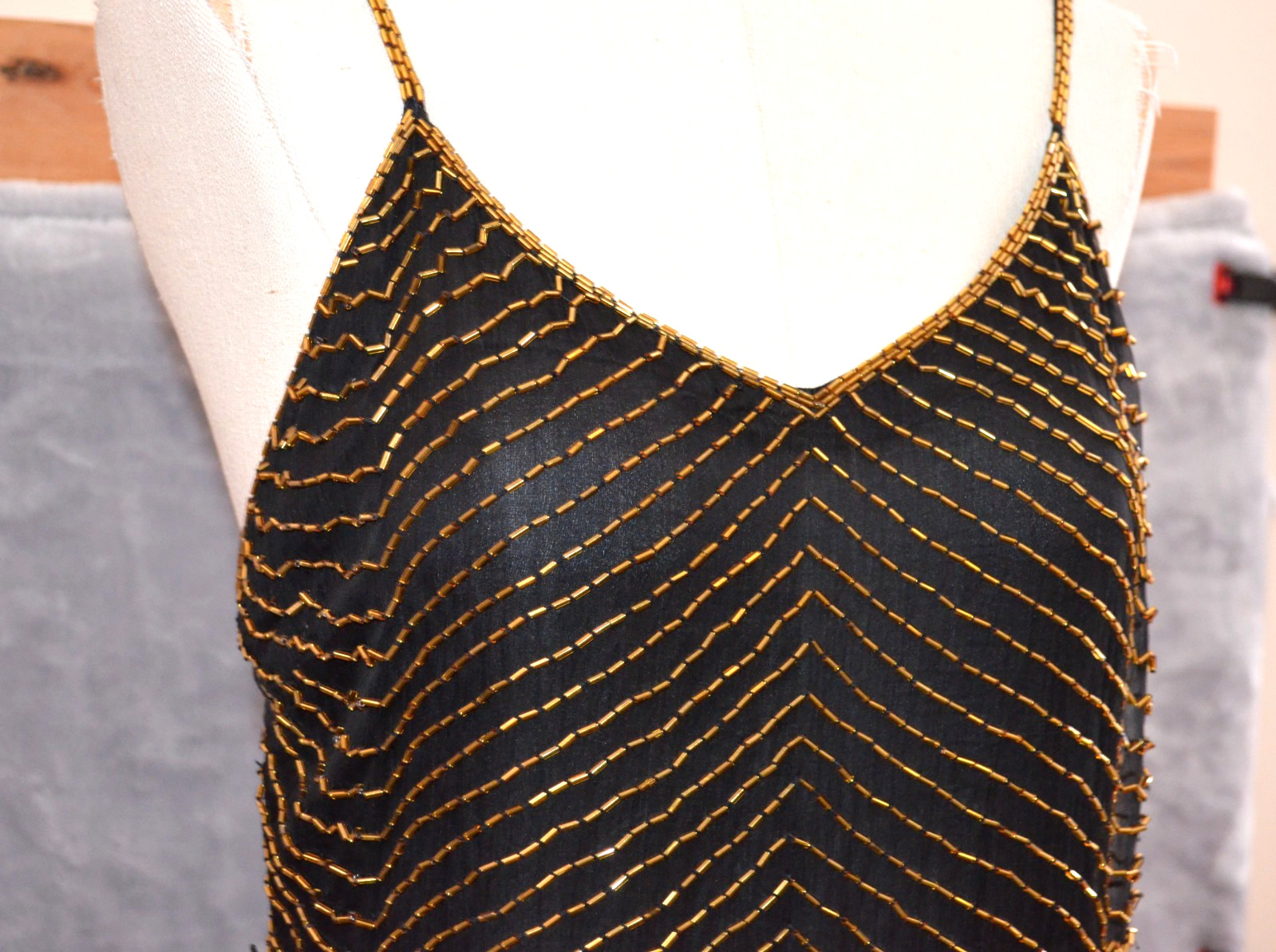 Vanna White Original Silk Bead Tube Dress Womens M w/ Shawl Black & Gold