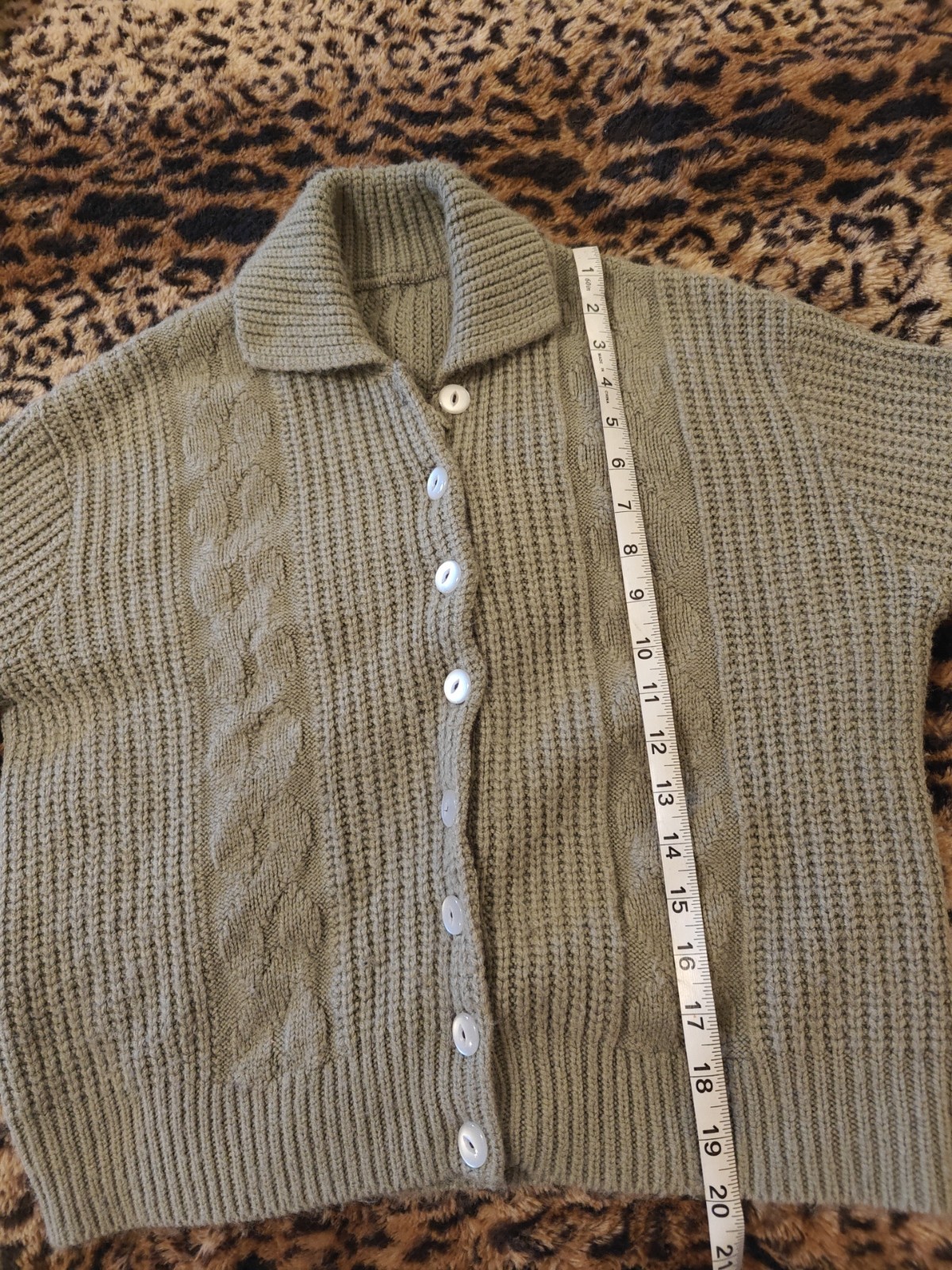 Vtg 60s 50s Khaki Olive Green Cable Knit Collared Cardigan Sweater Preppy Medium