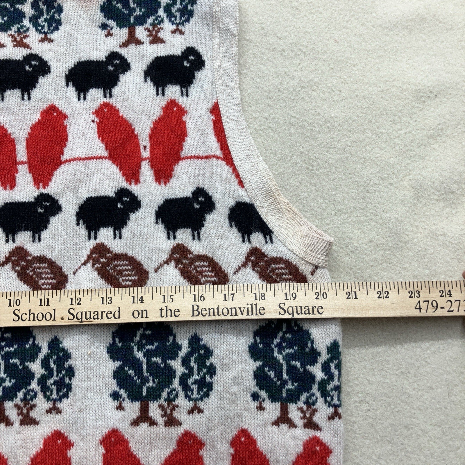Vtg 80s PURE WOOL Knit Sweater Vest Made In New Zealand L Animal Theme Kiwi