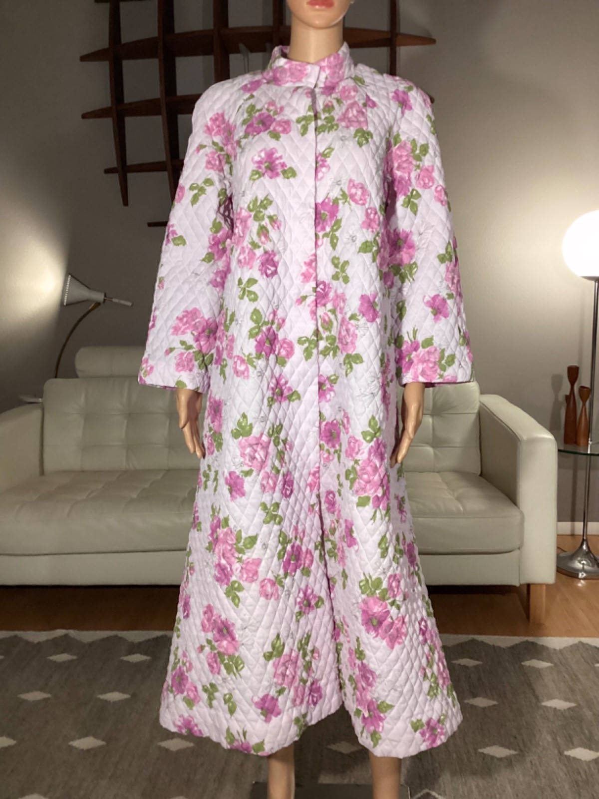 Vintage 50s 60s Pink Floral Roses Quilted Housecoat Robe MCM