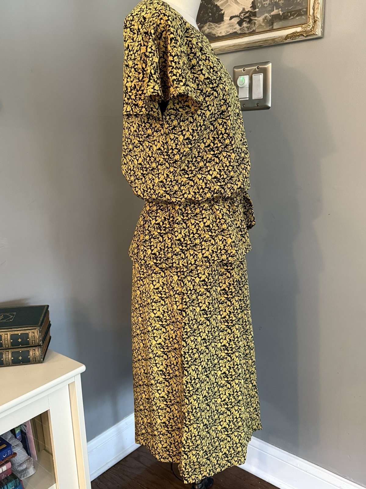1980s Black And Yellow Peplum Dress With Shoulder Pads