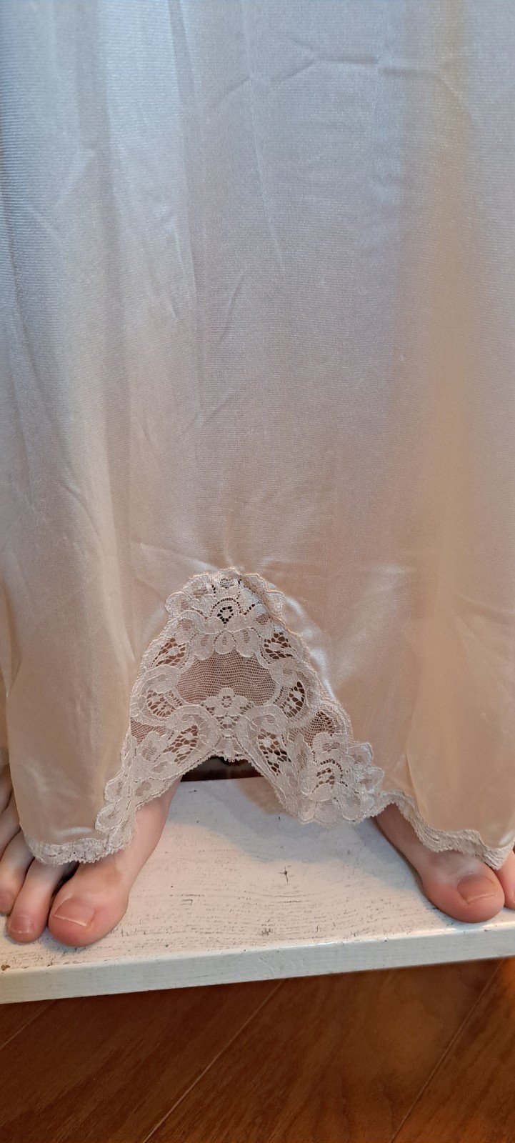 Vtg Vanity Fair Long Nightgown V Neck Buttercream Beige Sml 32 V Neck