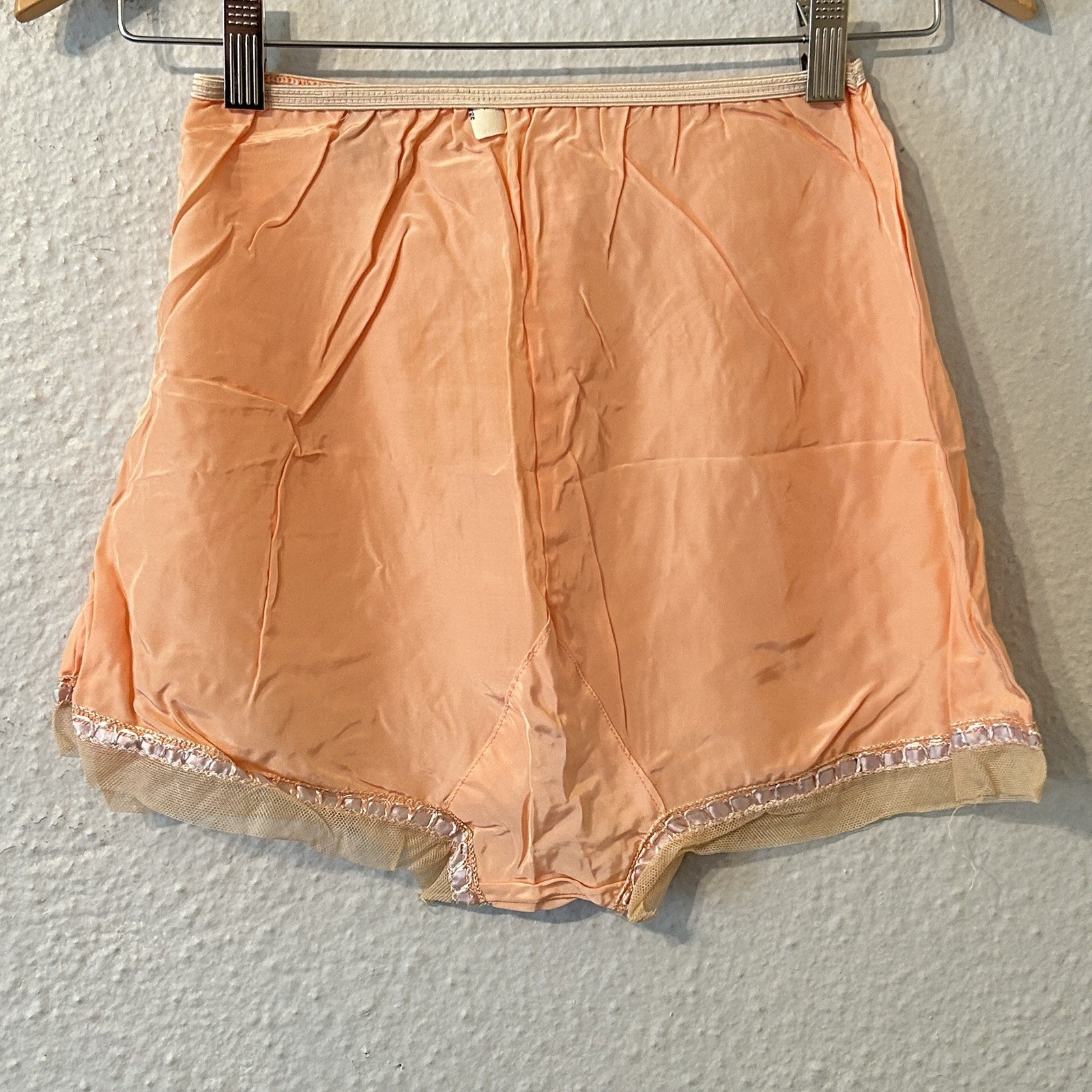 New Vtg 1940’s Peach Satin Rayon & Lace Tap Pants Panties