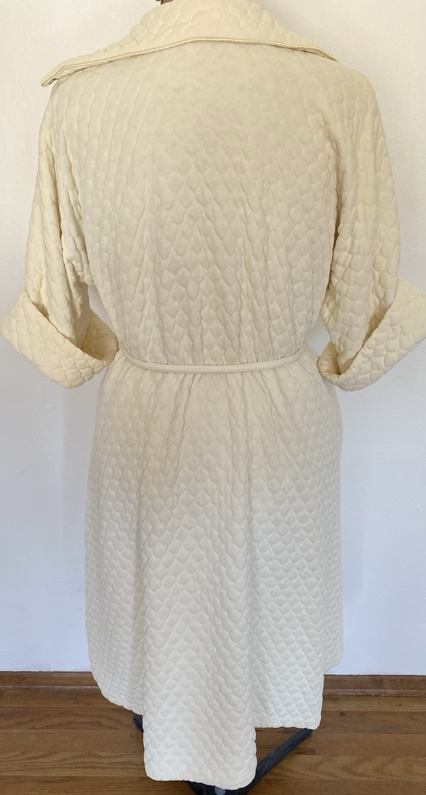 Vintage 60s Quilted Bathrobe *Large* EVELYN PEARSON Ivory Nylon Embellished