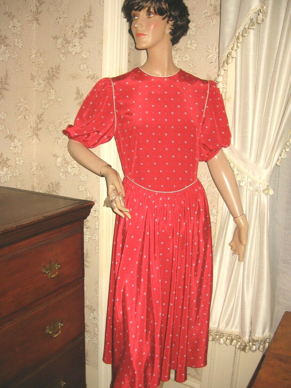 LOVELY VINTAGE JT DRESS – SILKY POLYESTER RED DRESS GEOMETRIC DESIGN