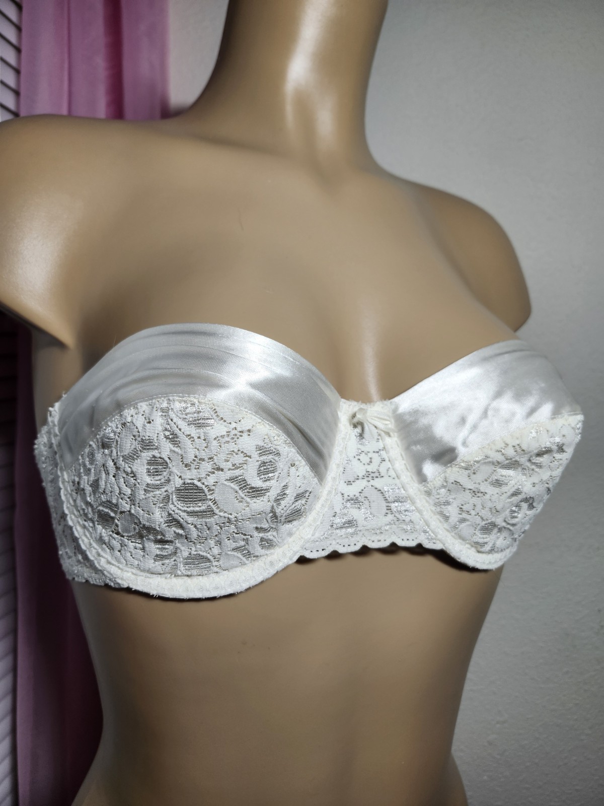 VTG Maidenform 34C Satin & Lace RENDEZVOUS Strapless Underwire Bra #8355 White