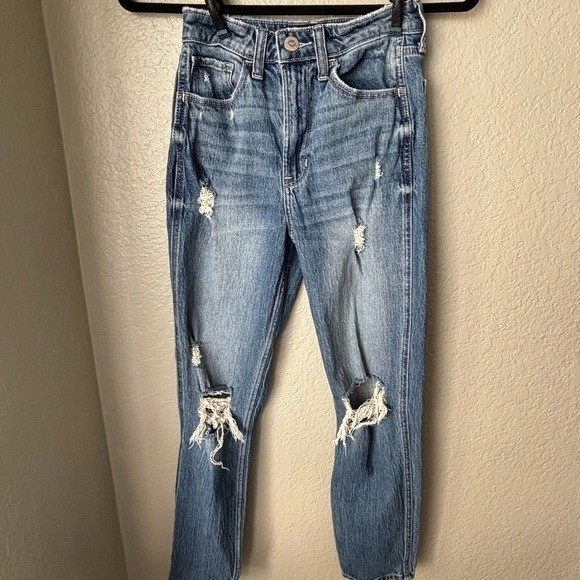 Hollister Women’s Ultra High Rise Mom Jeans 000R W23R Distressed Vintage Stretch