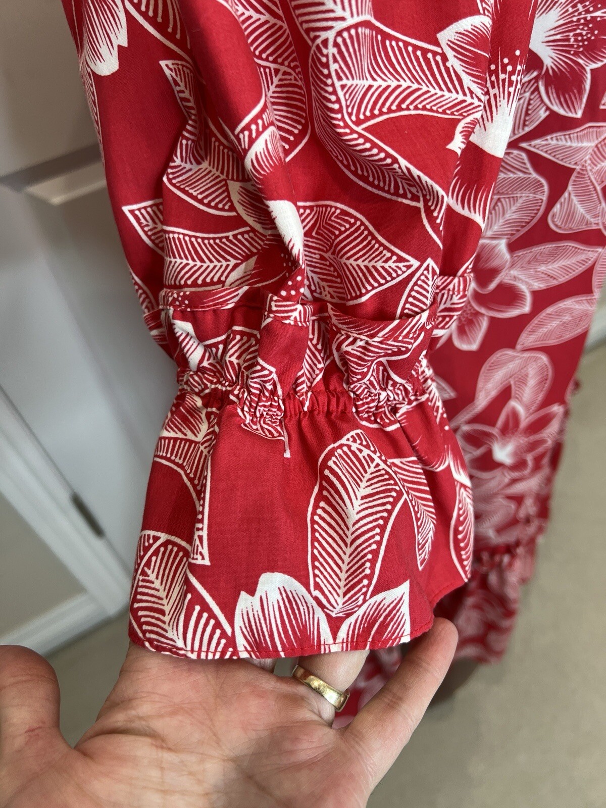 Vintage Pomare’ Dress Floral Hawaiian Bright Red Hibiscus Ruffled Romantic Sz 10