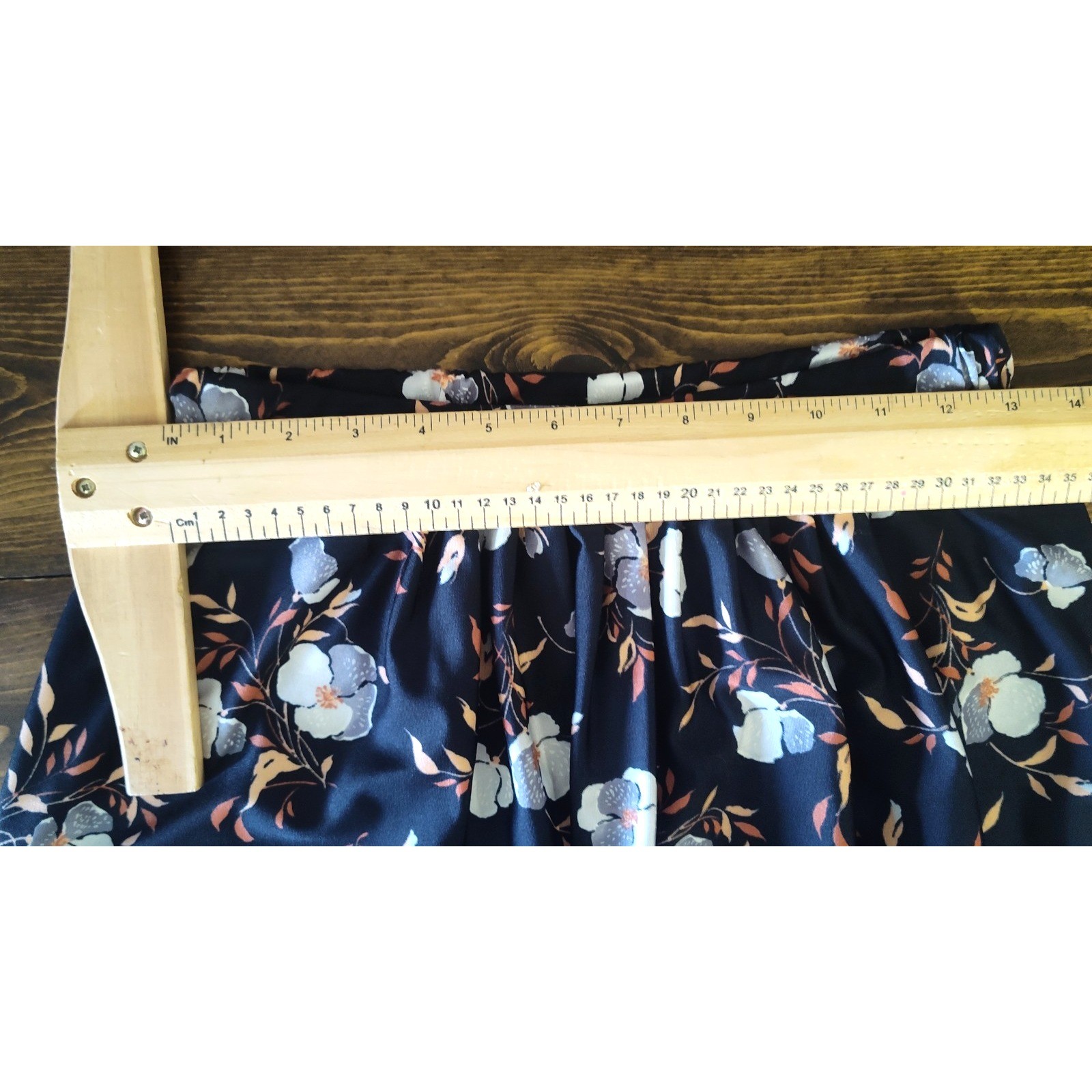 Vintage Floral Skirt Ship 'n Shore Qiana Nylon 26 Inch Waist Black White Midi