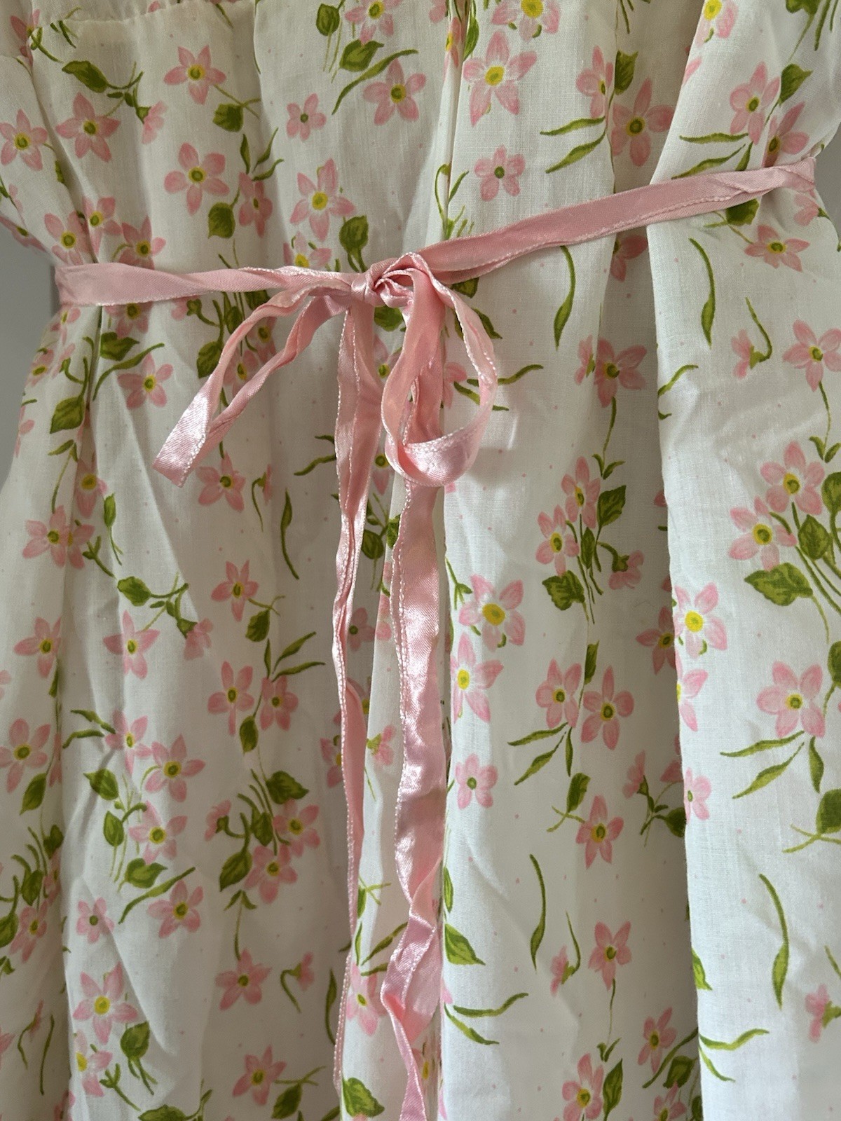 vintage peignoir – White Percale W Pink Floral & Lace Eyelet Empire – Large