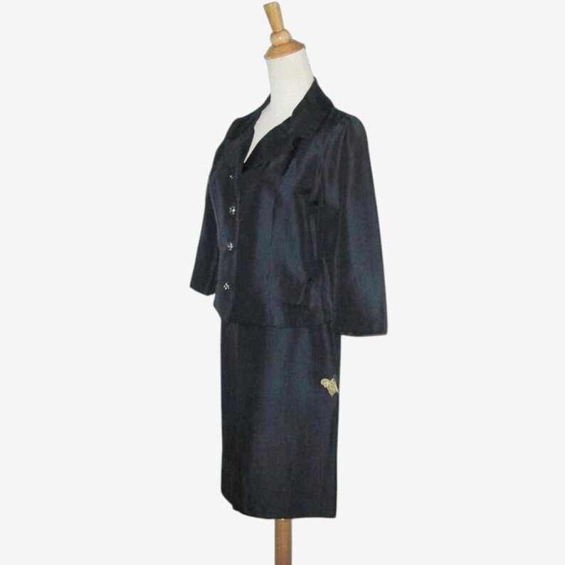 vintage 1960s Navy Silk Suit By Carol Brent – Size 12P – NOS