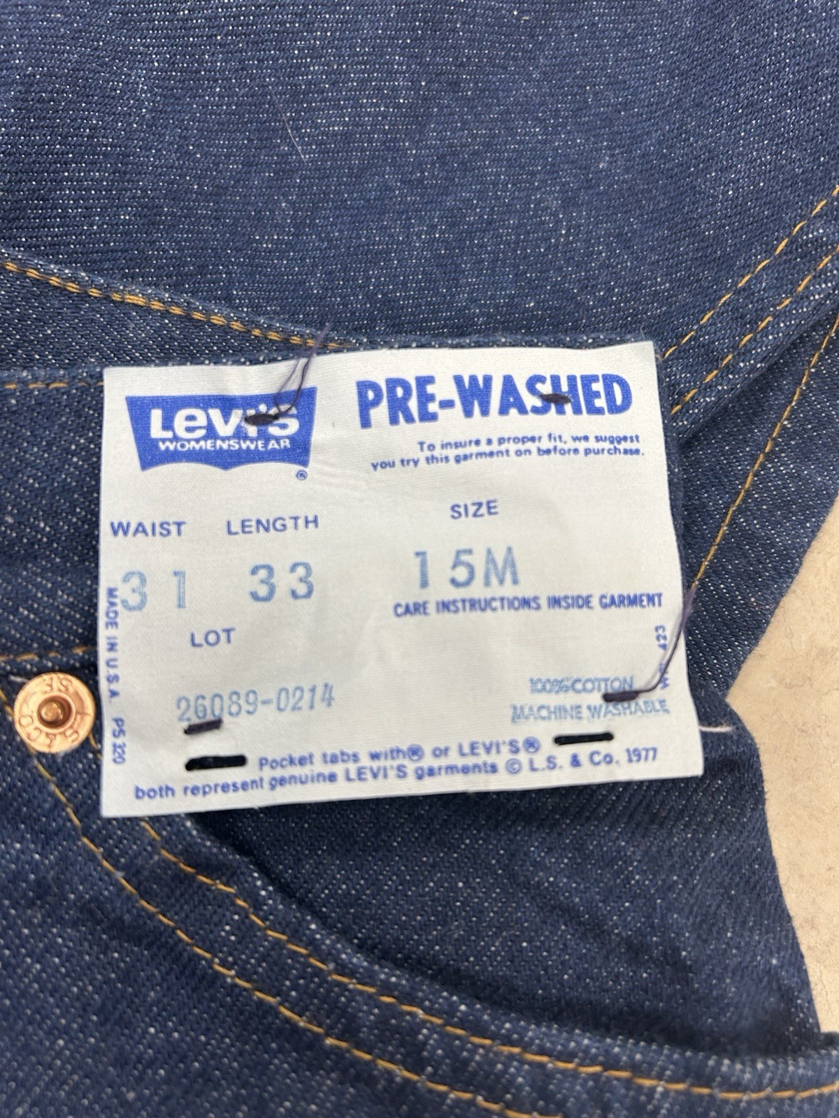 Vintage 70s NWT Levi’s Flare Jeans 26089-0214 Dark Wash Denim Women’s 15M 31×33