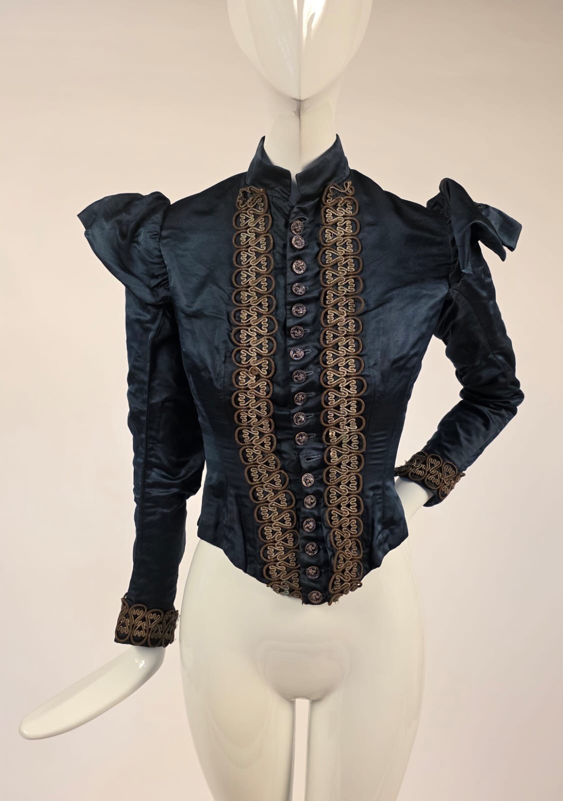 VICTORIAN 1890’S SILK SATIN BODICE W METALLIG GOLD LAME BRAID DETAIL