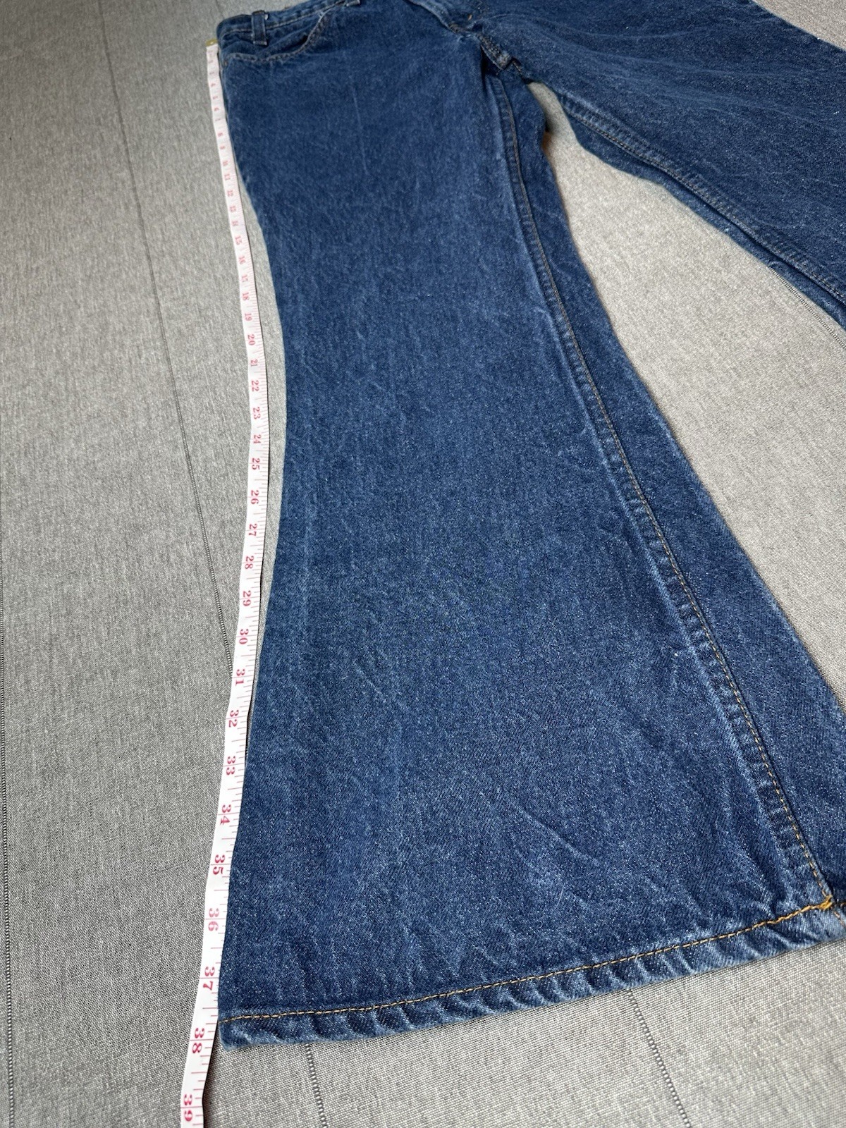 Vintage 1980s Orange Tab Bell Bottom Levis Women’s 32×28