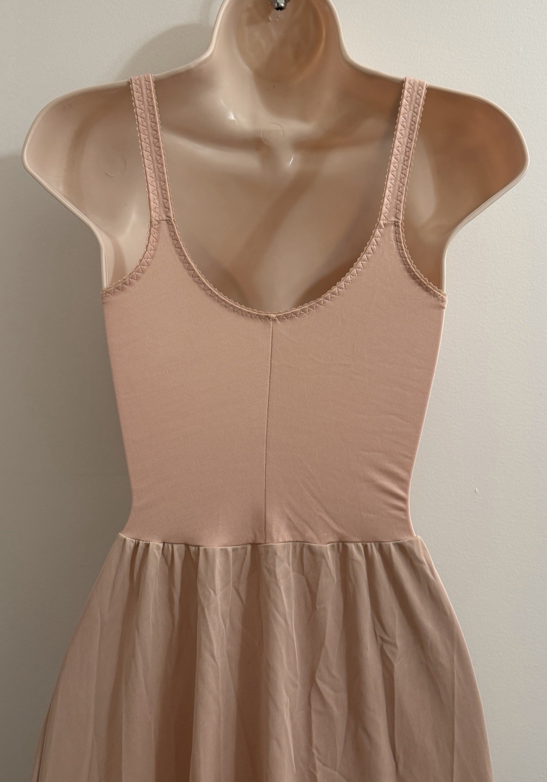 VINTAGE 1970’S OLGA NO-SEAM BODYSILK SLIP DRESS SOFT PINK LINGERIE 34B STYLE 393