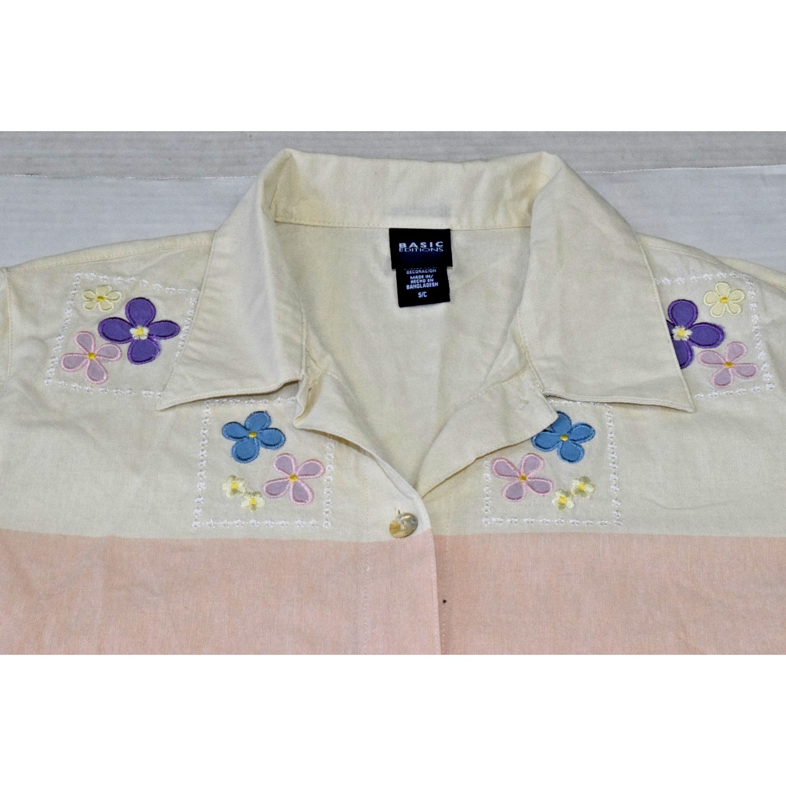 Vintage Shirt Basic Editions Size S 90s 3 Tone Peachy Pink Embroidered Flowers