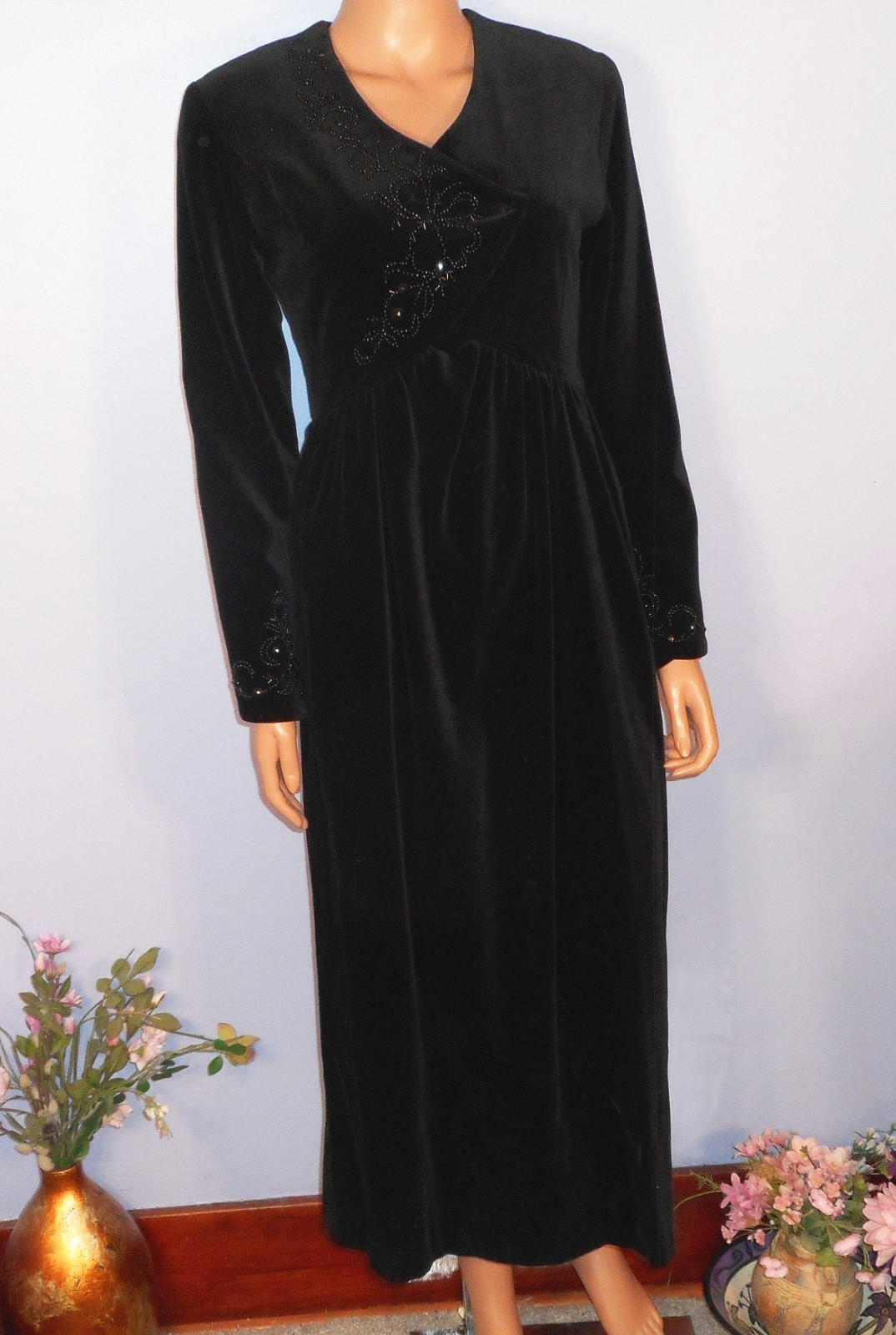 Lovely Vtg ‘80s Laura Ashley Black Velvet Witchcore Dress w Fancy Beadwork, 6