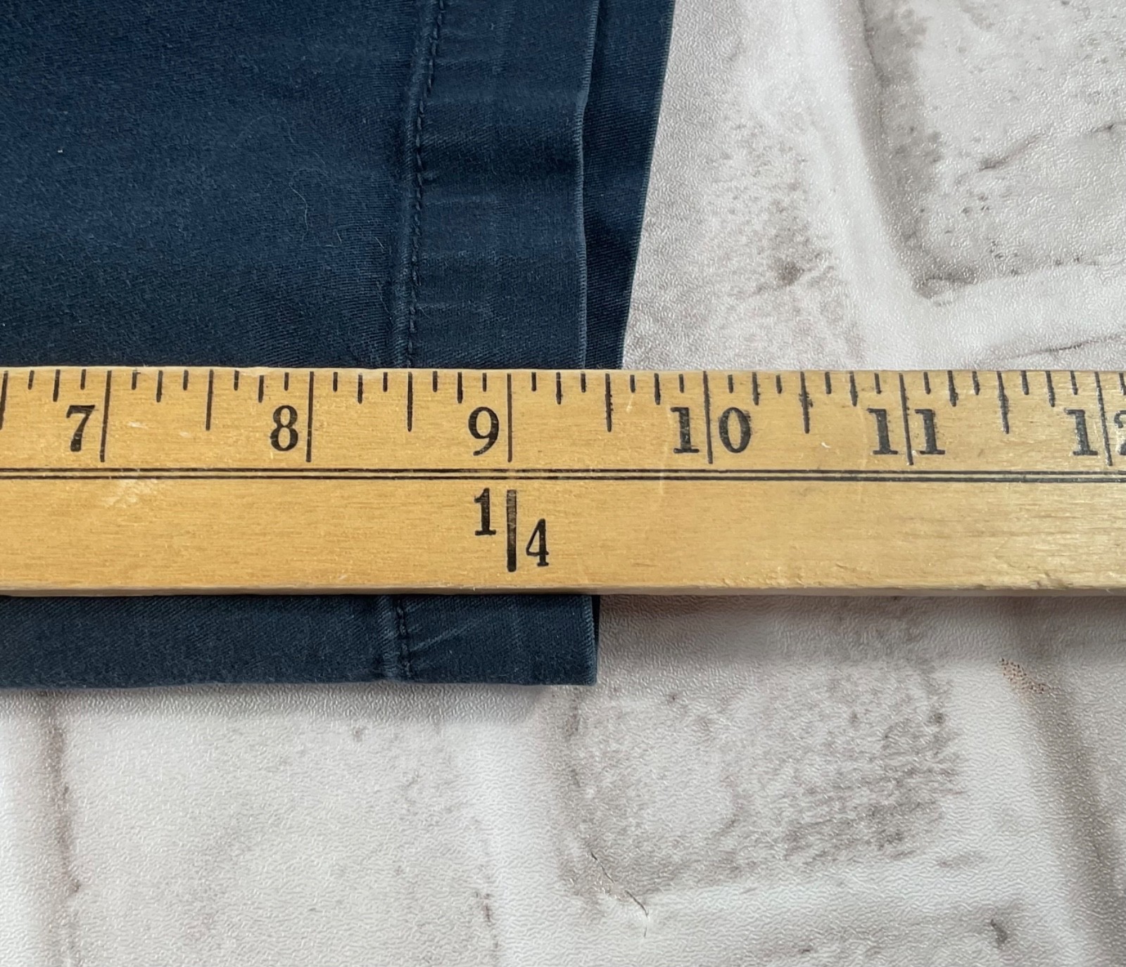 Dockers Shorts Womens Sz 14 Blue Chino Low Rise Pockets Stretch Slightly Curvy