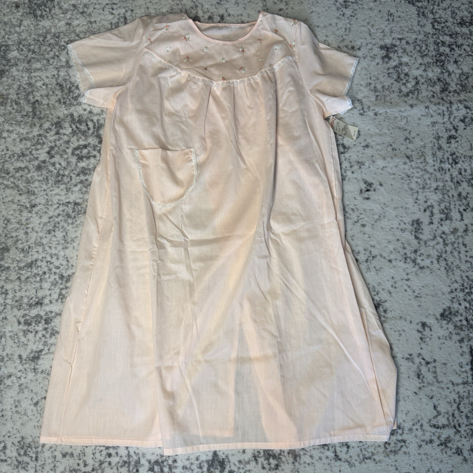 Vintage PinkNightgown Beall’s Embroidered Rosebuds Lace Trim Made USA Sz Large