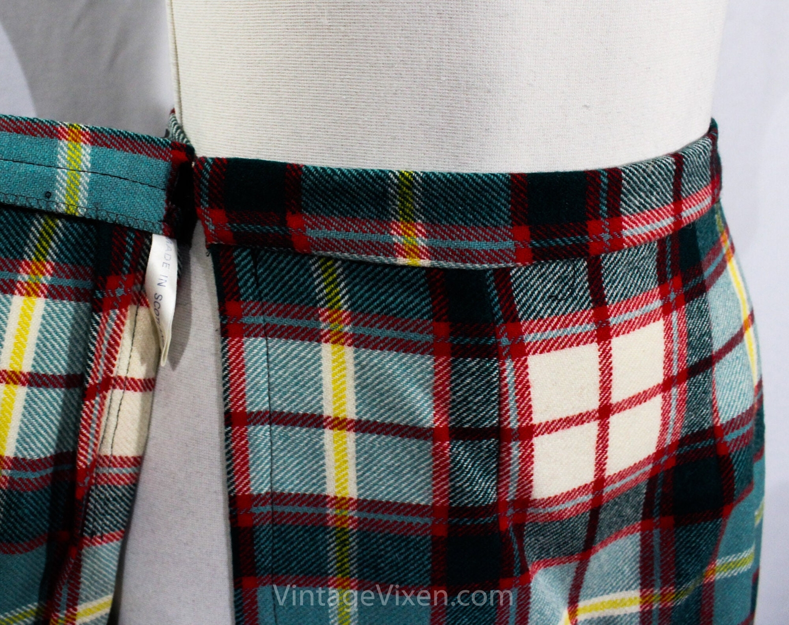 Scottish Kilt Skirt – Small Green Red Tartan Plaid Pleated Wrap Skirt – Buckles