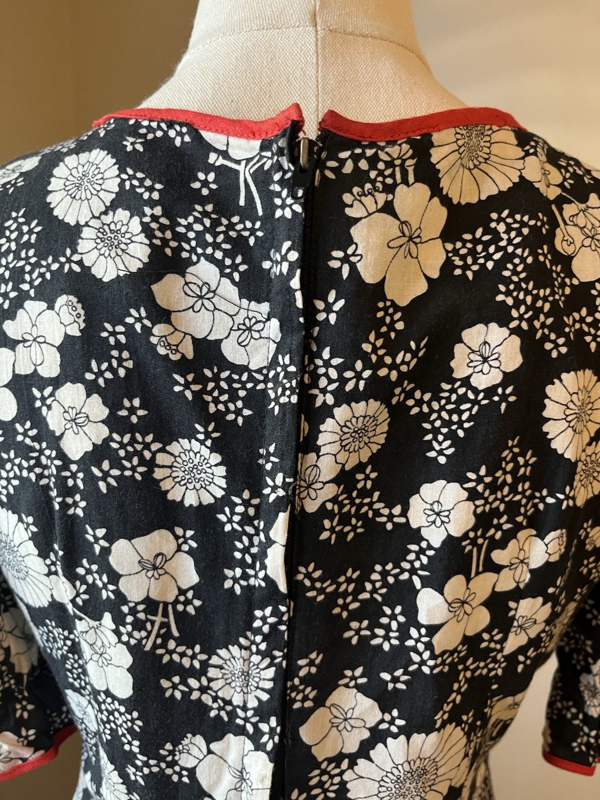 Vintage 70s DARLING OF MELBOURNE Prairie Maxi Dress Black & Red floral – size 12