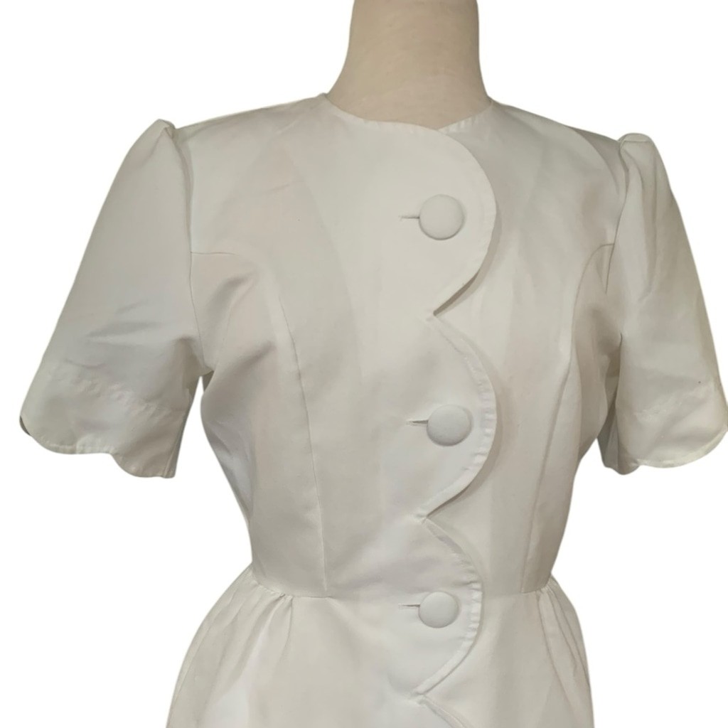 Vintage 90’s Action line white scallop trim button up dress with pockets size 8