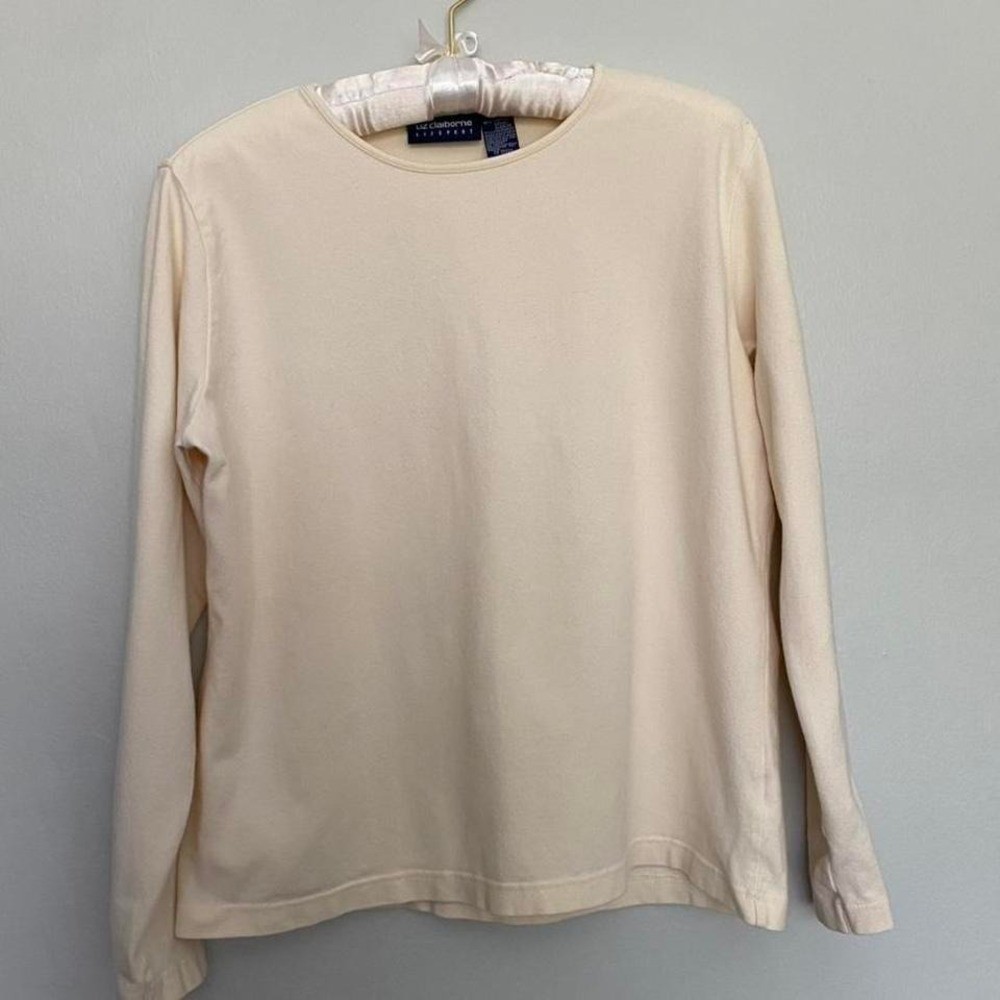 Light yellow vintage Liz Sport long sleeve top