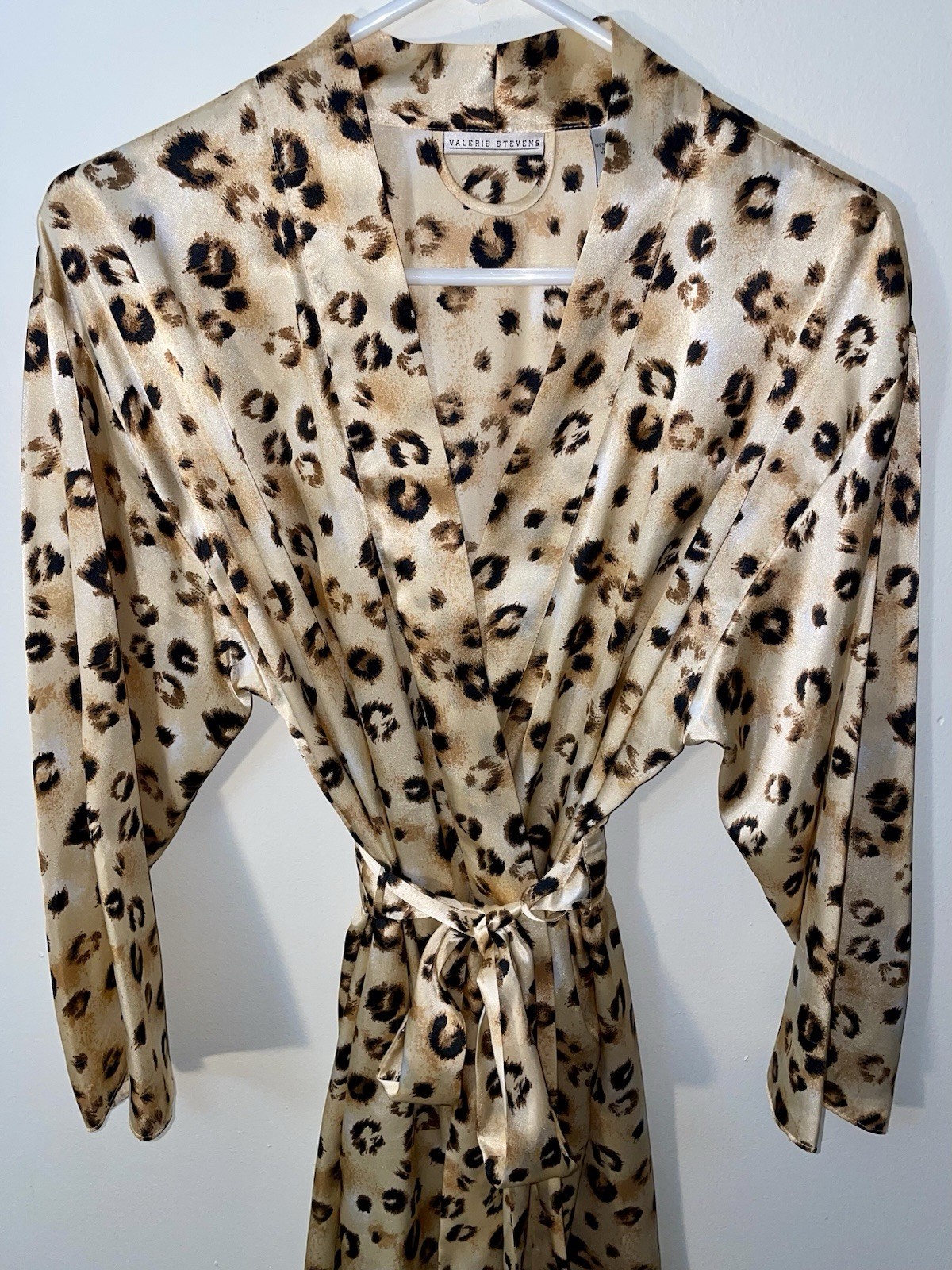 VTG 90s/Y2K Valerie Stevens Satin Leopard Print Kimono Style Belted Midi Robe, S