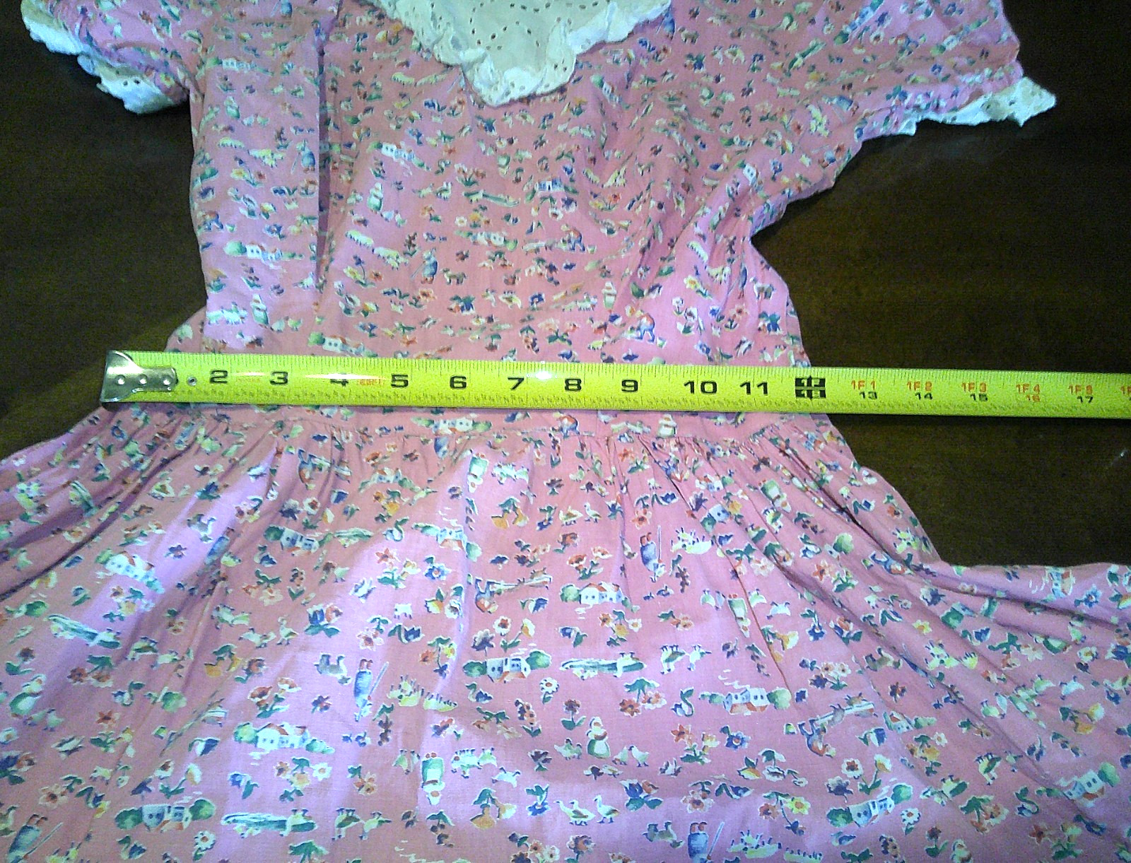 1930s Short Puff Sleeve Cotton Dress Pink Lace Collar 3 Button Back – Side Zip