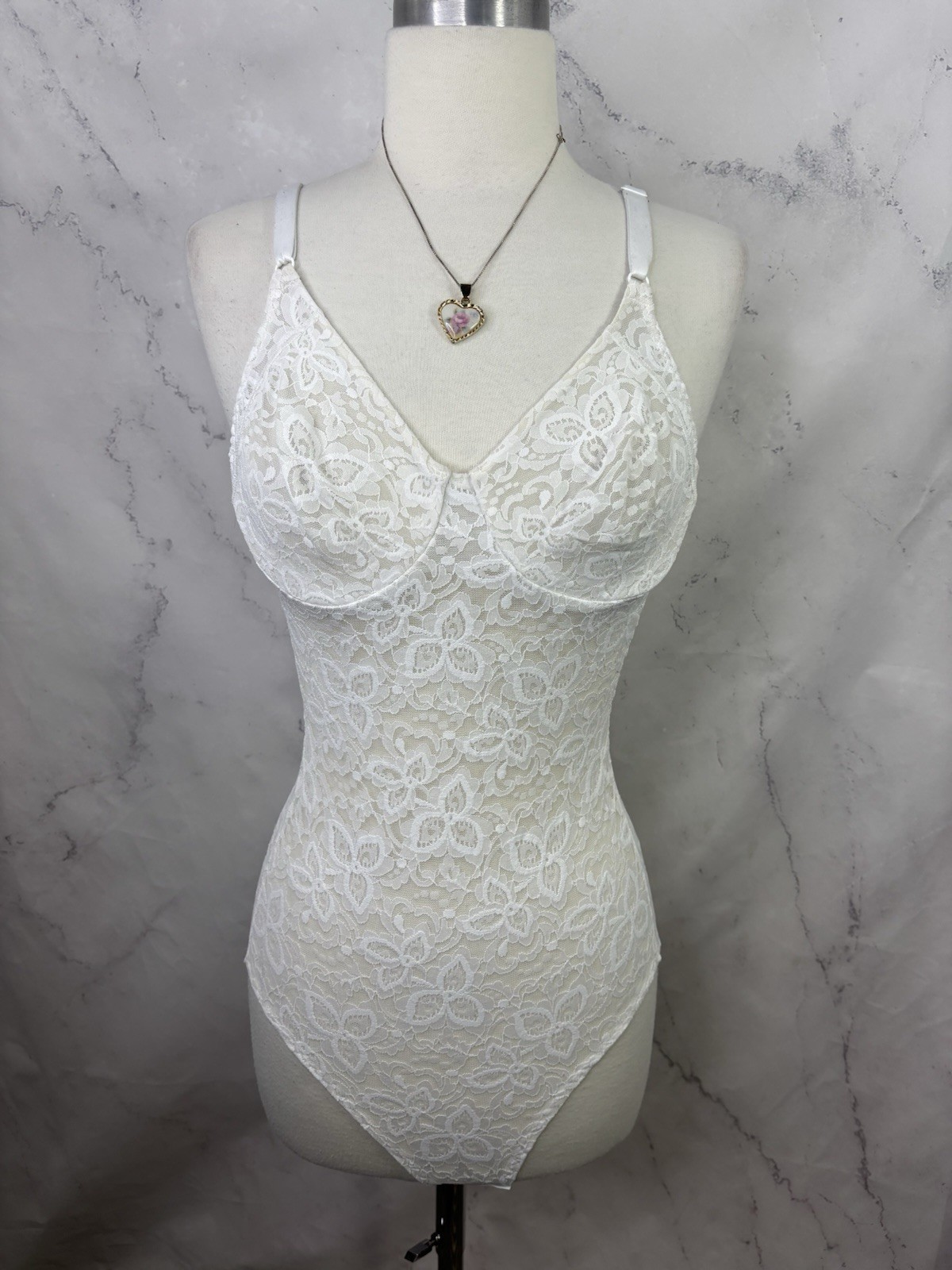 Vtg Bali White Lace Teddy Bodysuit 34B Floral Bridal Coquette Underwire shape