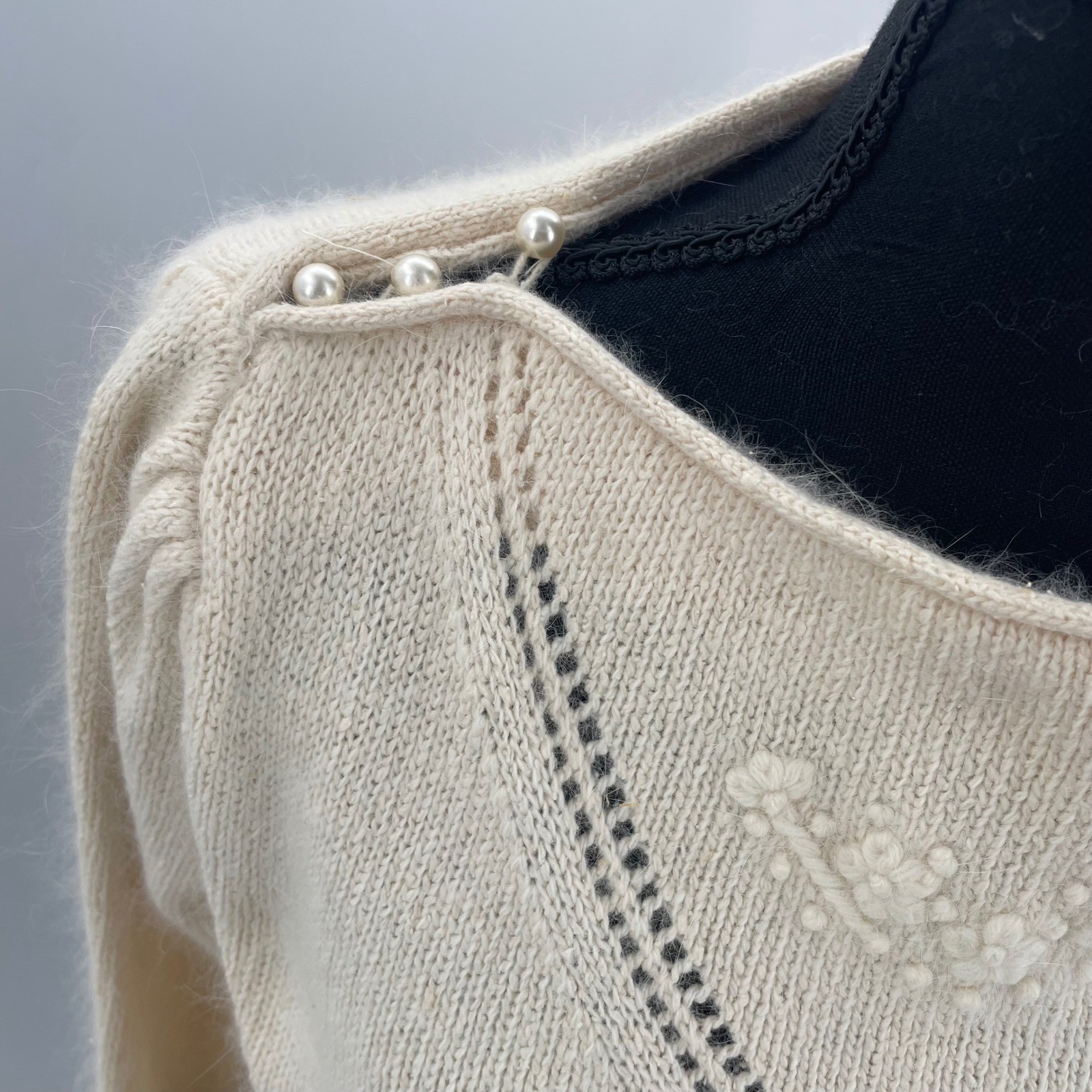 Vintage It’s Pure Gould Silk Angora Lambswool Sweater Cream Floral Pearl Large