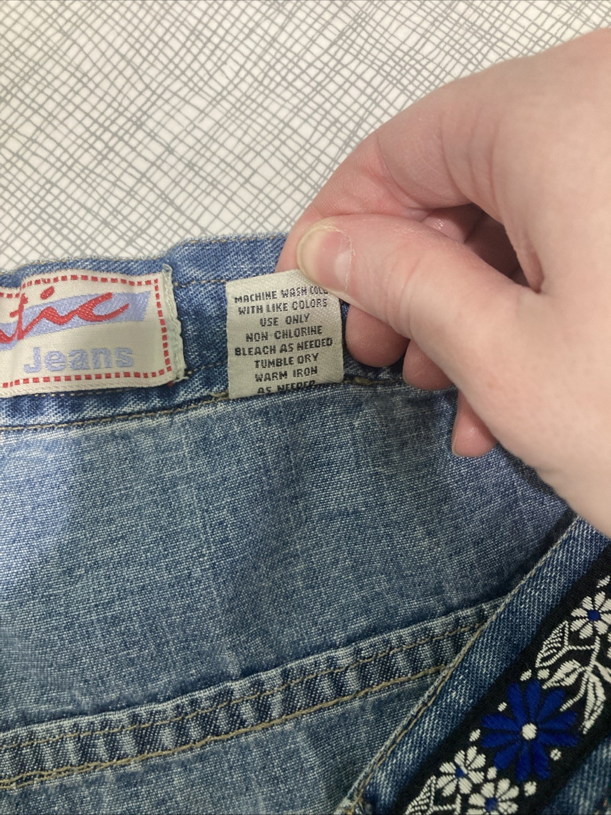Vintage 90s Frantic Jeans Women’s Denim Mom Shorts Embroidered Trim Plus Size 18