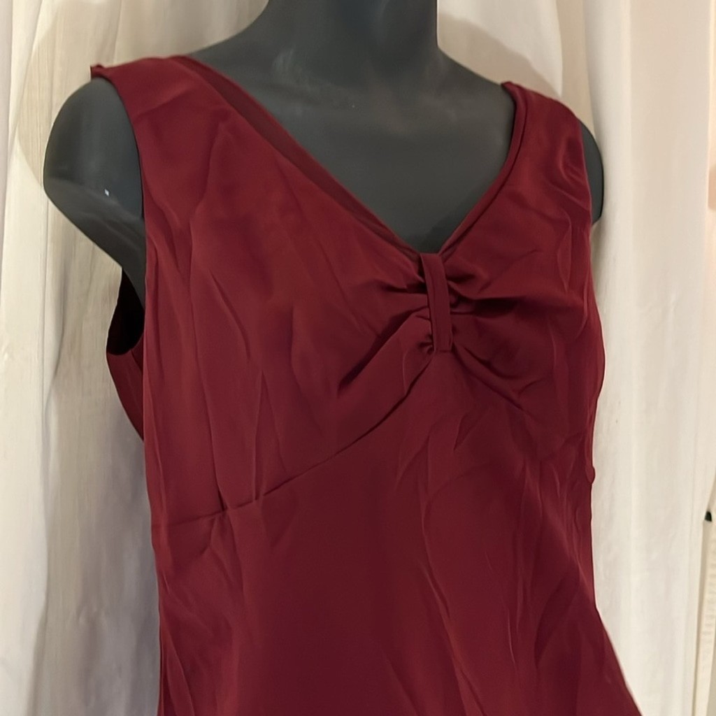 b.i.y.a.y.c.d.a. Stylish Burgundy V-Neck Sleeveless Blouse