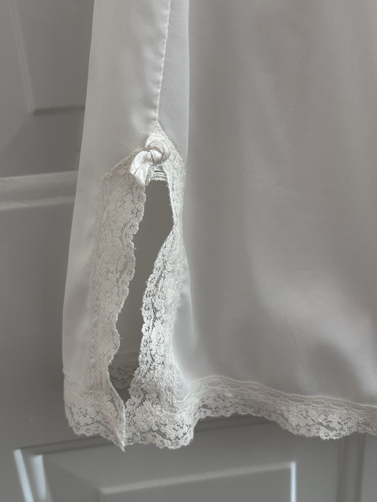 Ladies Vintage Slip – Monsanto – 100% Nylon – White – USA – Size Med- Lace