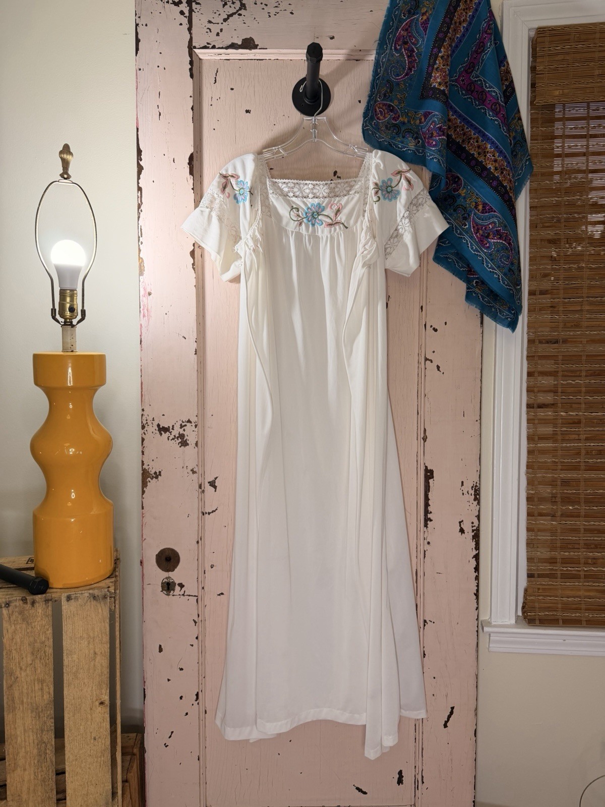 VTG Maxi Robe Nightgown Two Piece Set White Embroidery Lace Trimmed Boho Sm/Med