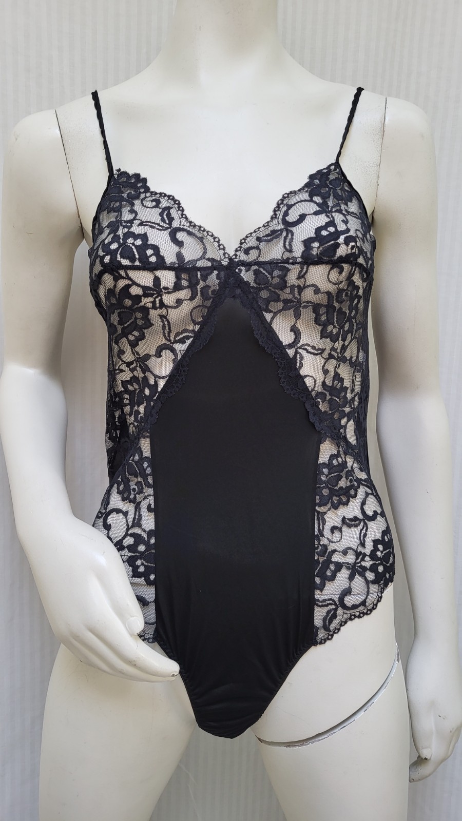 Vintage UNDERCOVER WEAR Black Nylon Lace TEDDY ROMPER LINGERIE – Size S – EUC